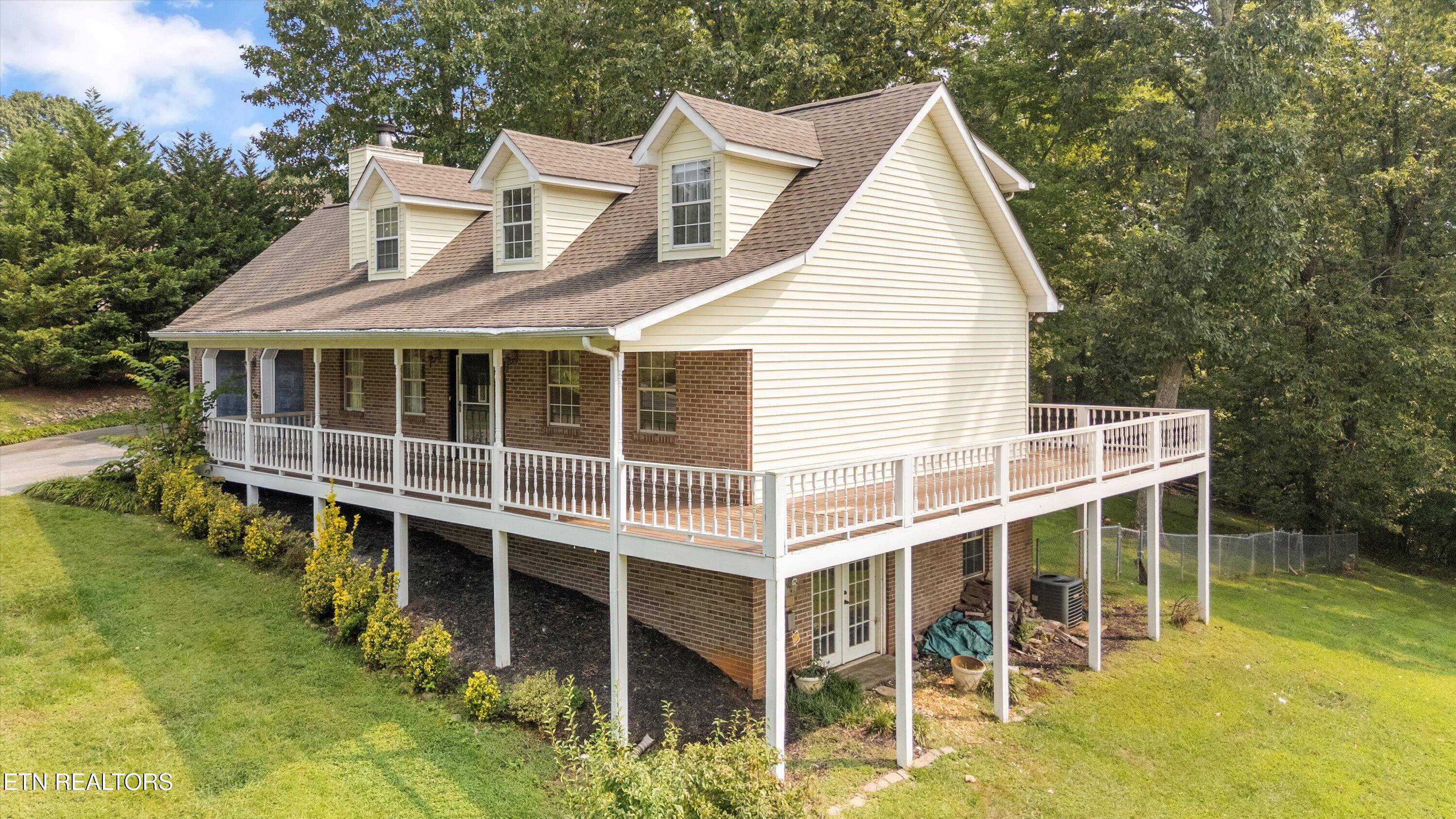 524 Emerald Ave