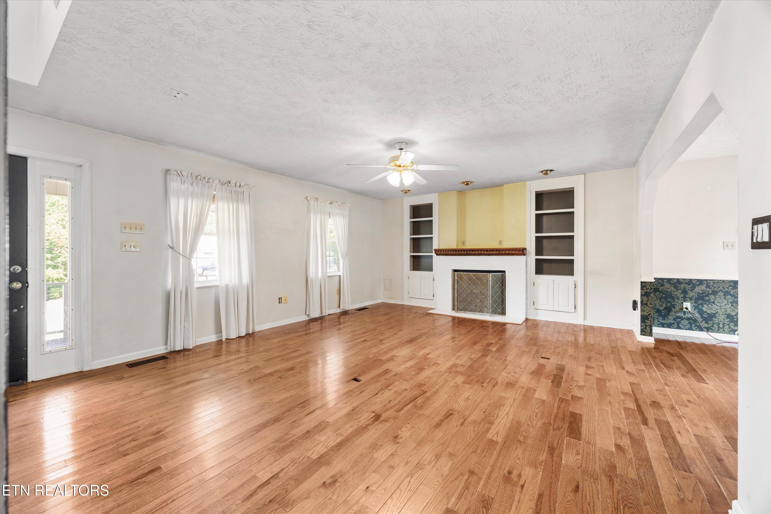 524 Emerald Ave