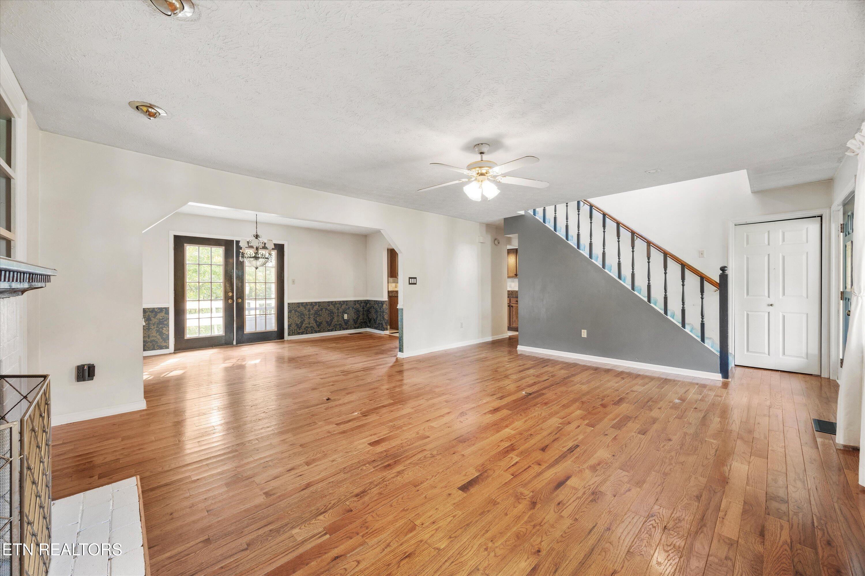 524 Emerald Ave