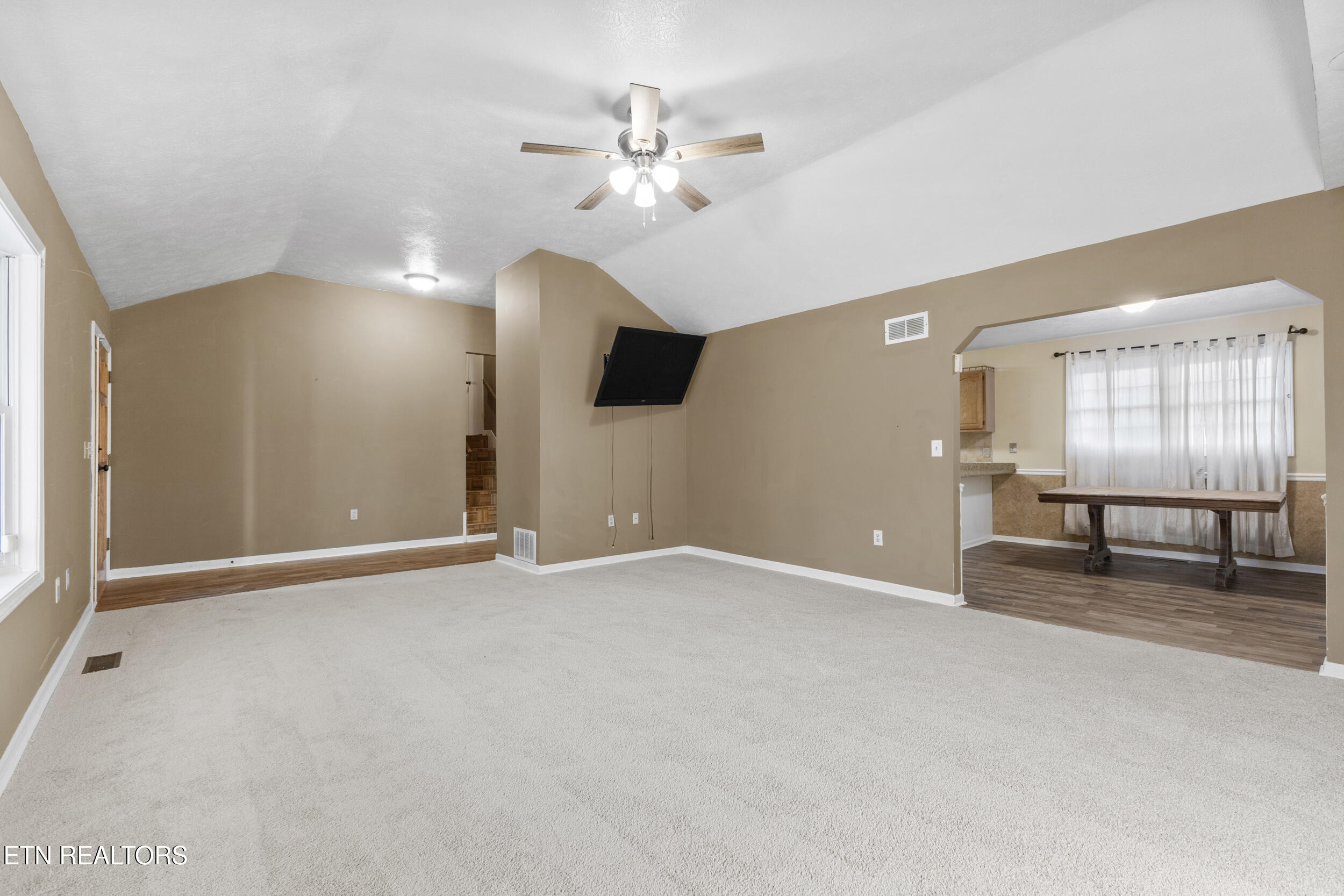 1037 Keith Lane