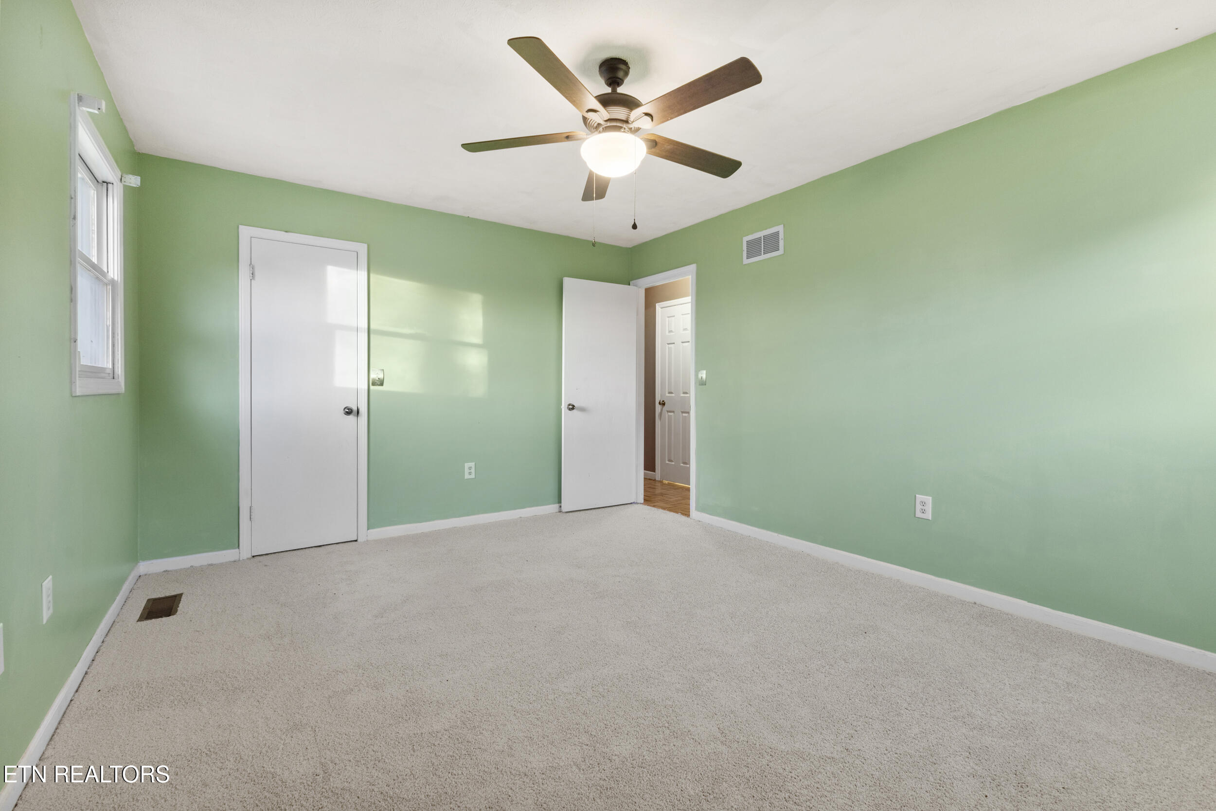 1037 Keith Lane