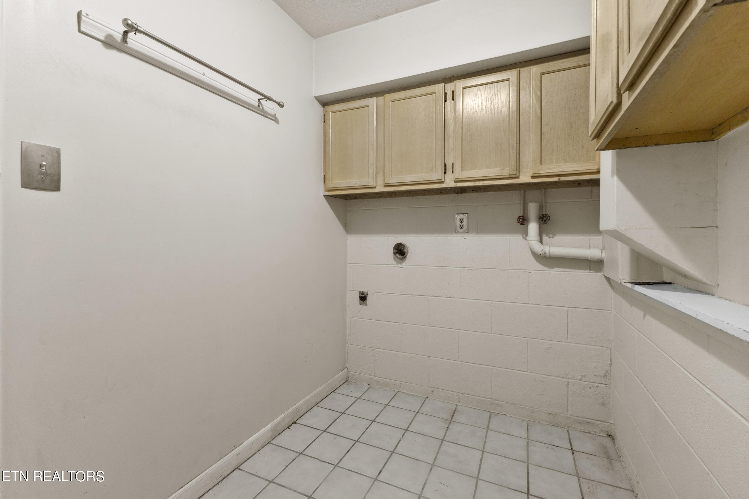 1037 Keith Lane