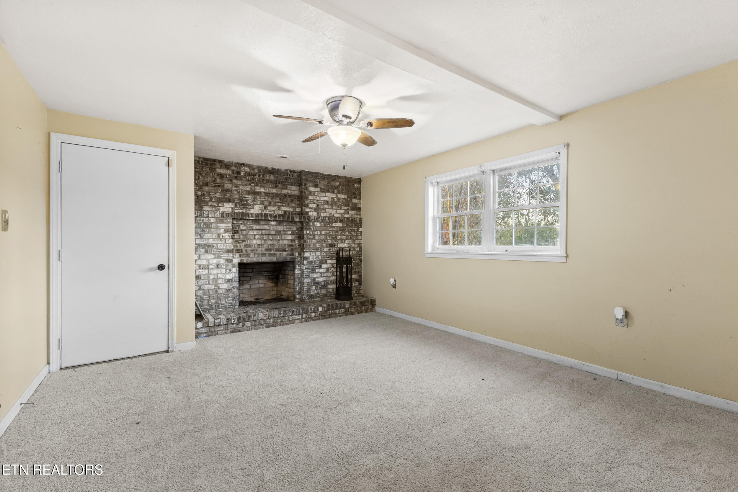 1037 Keith Lane