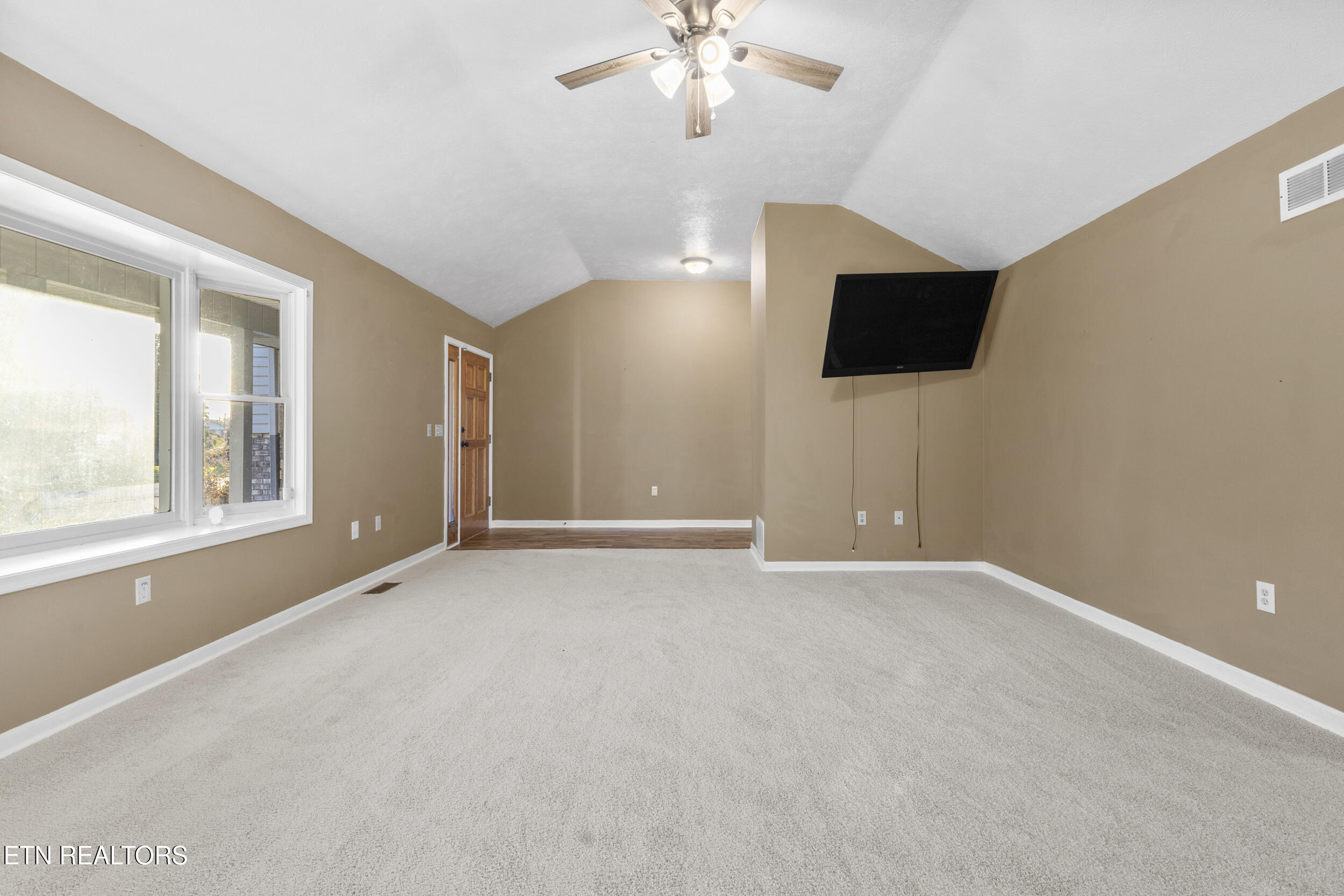 1037 Keith Lane