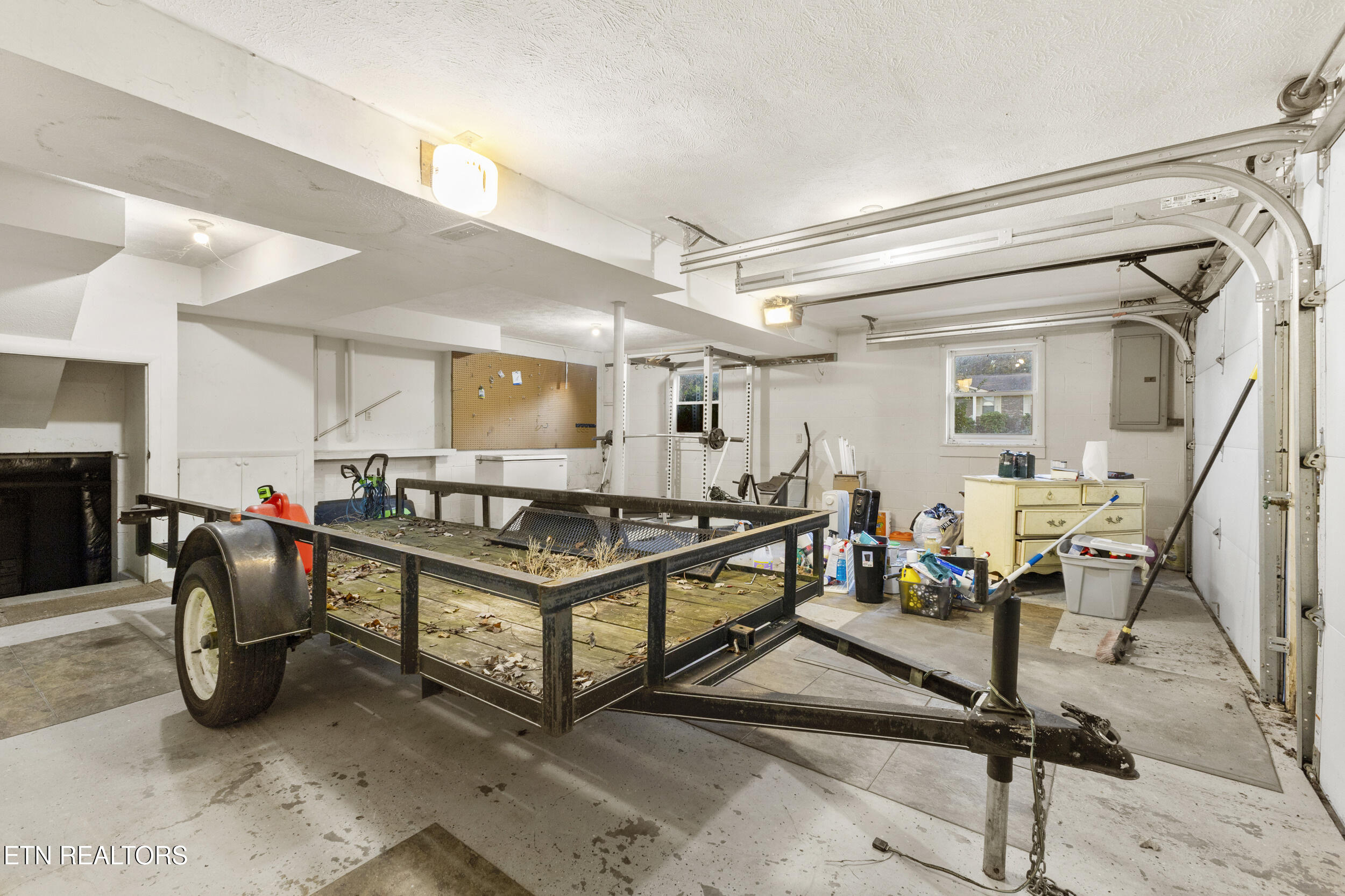 1037 Keith Lane