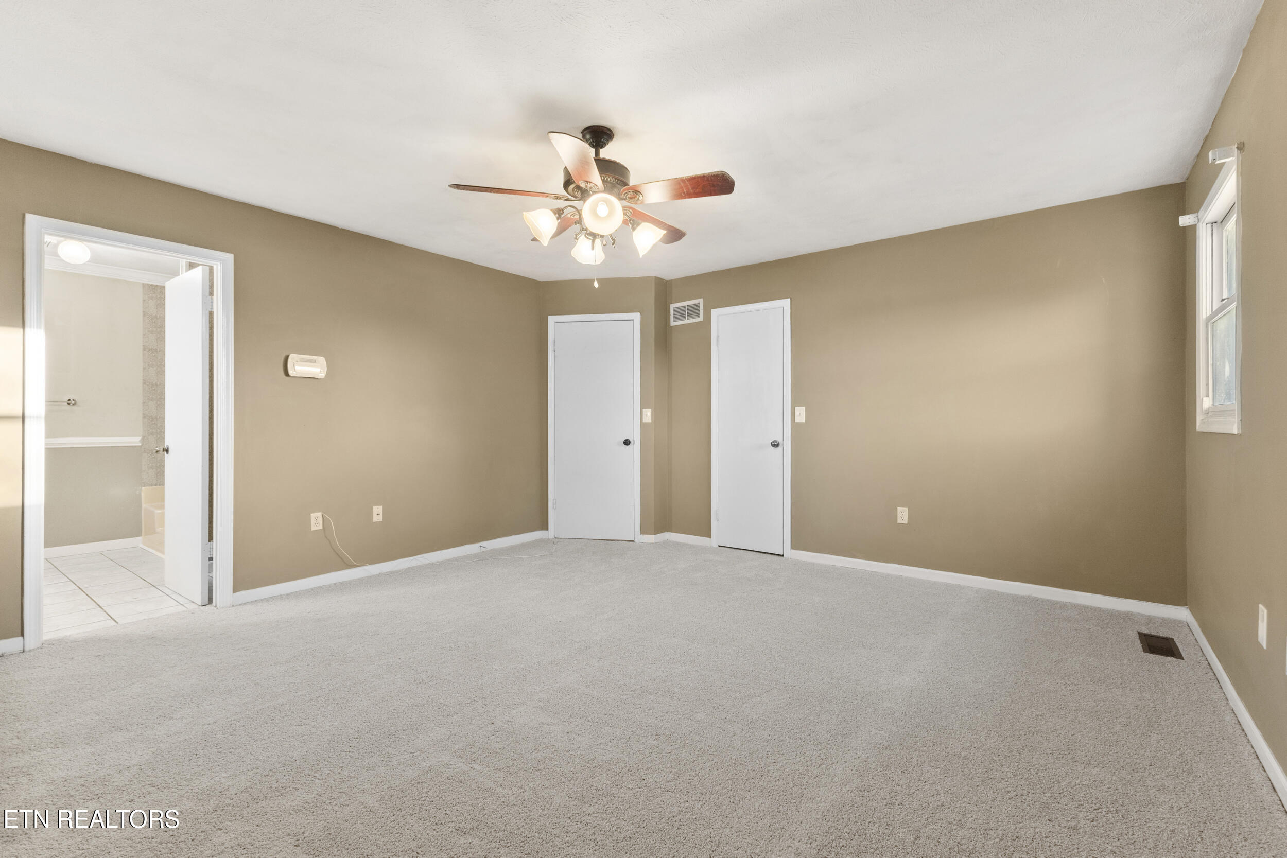 1037 Keith Lane