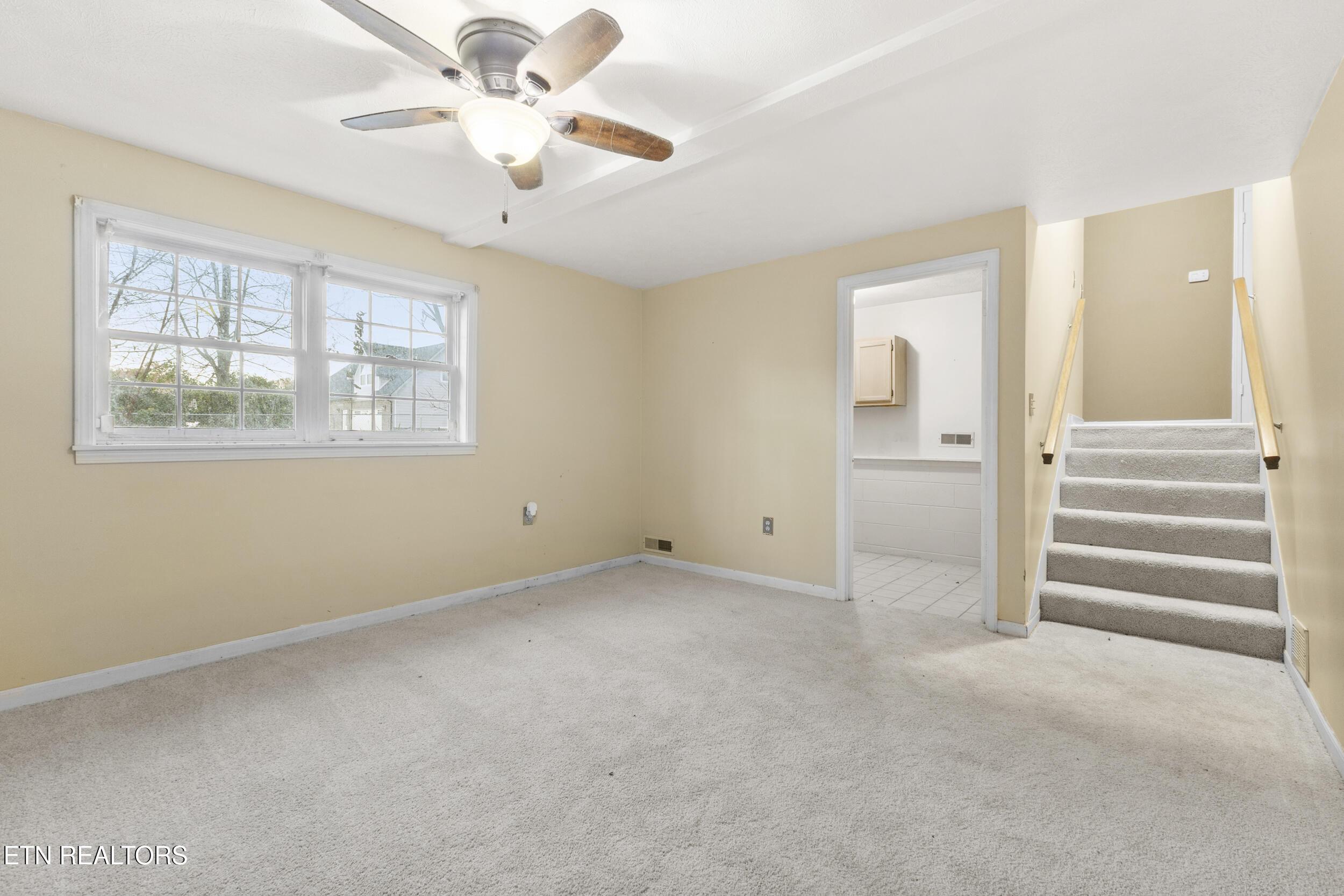 1037 Keith Lane