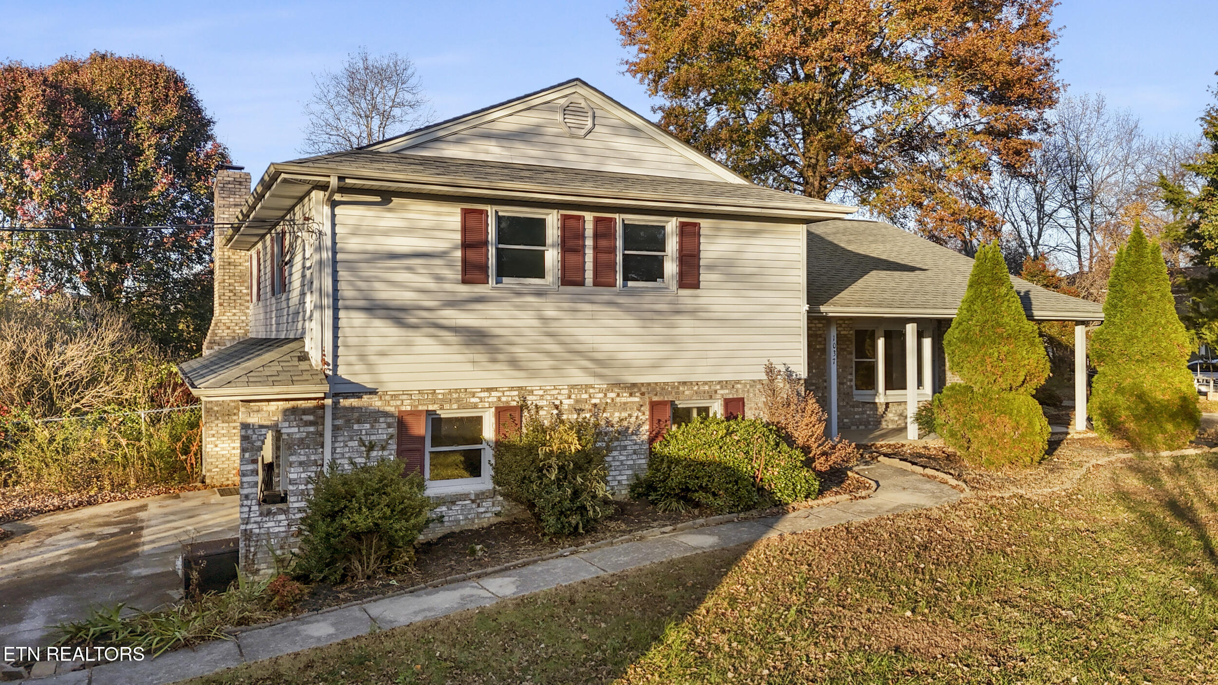 1037 Keith Lane