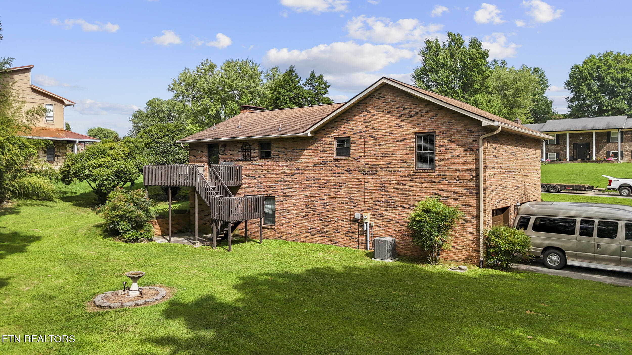 6262 Wintergreen Rd