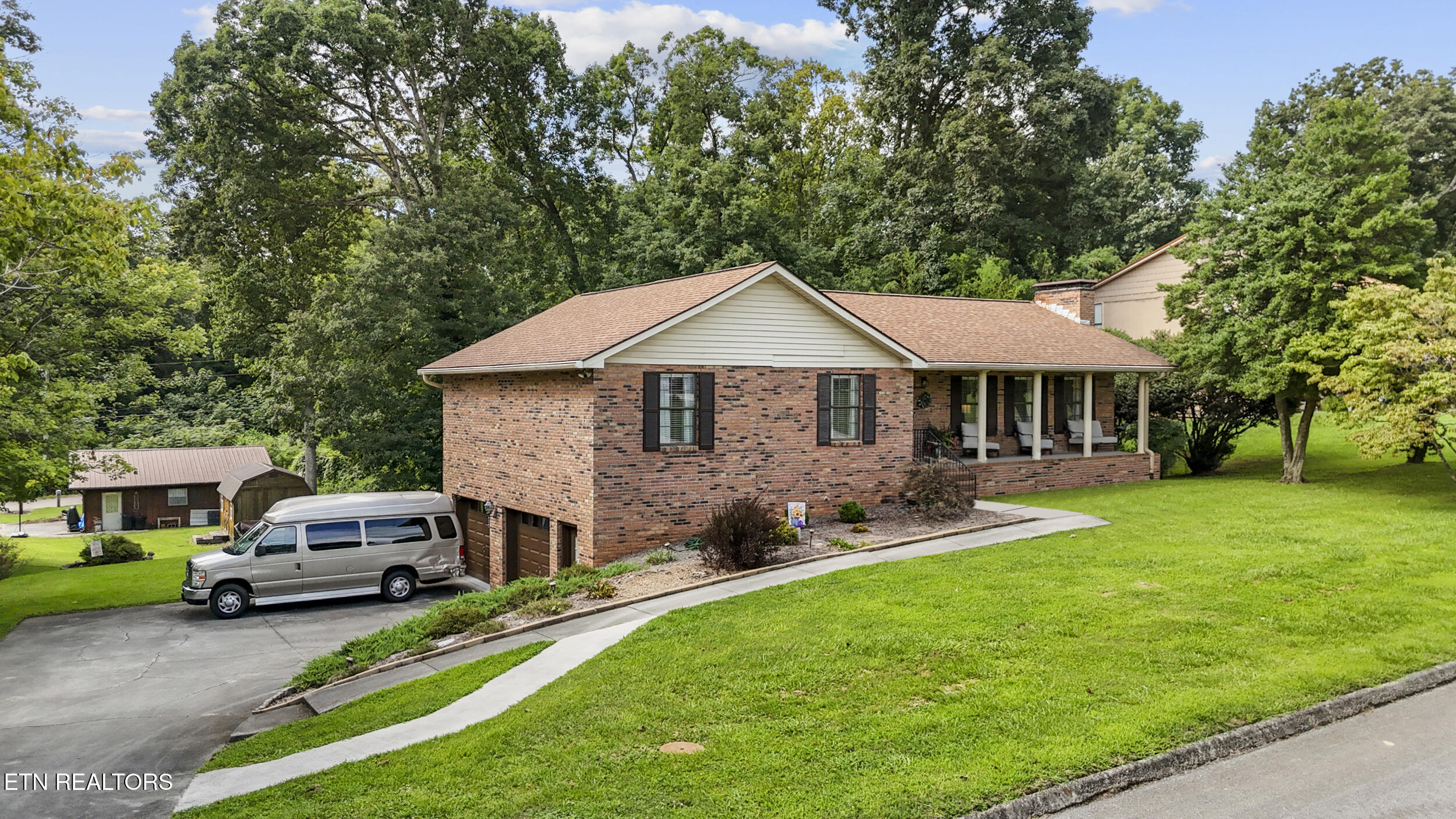 6262 Wintergreen Rd