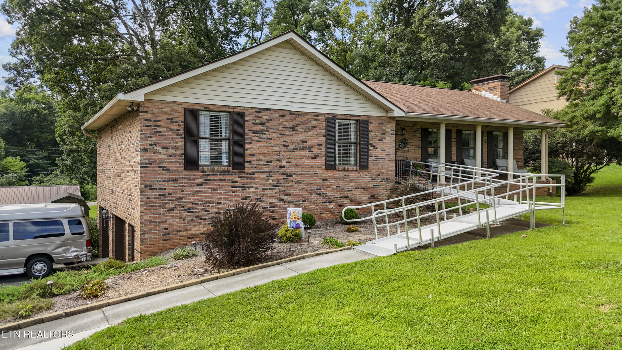 6262 Wintergreen Rd