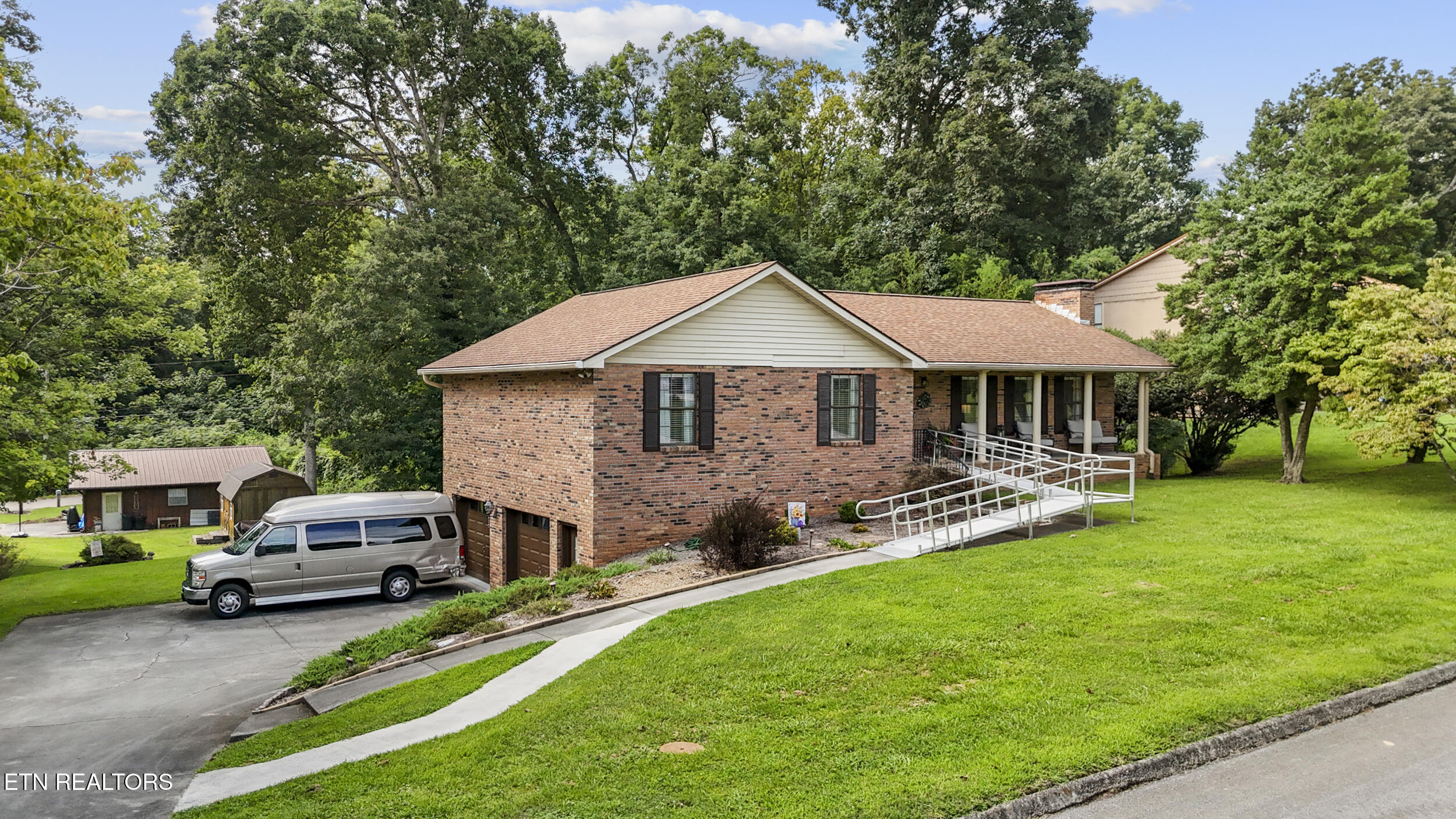 6262 Wintergreen Rd