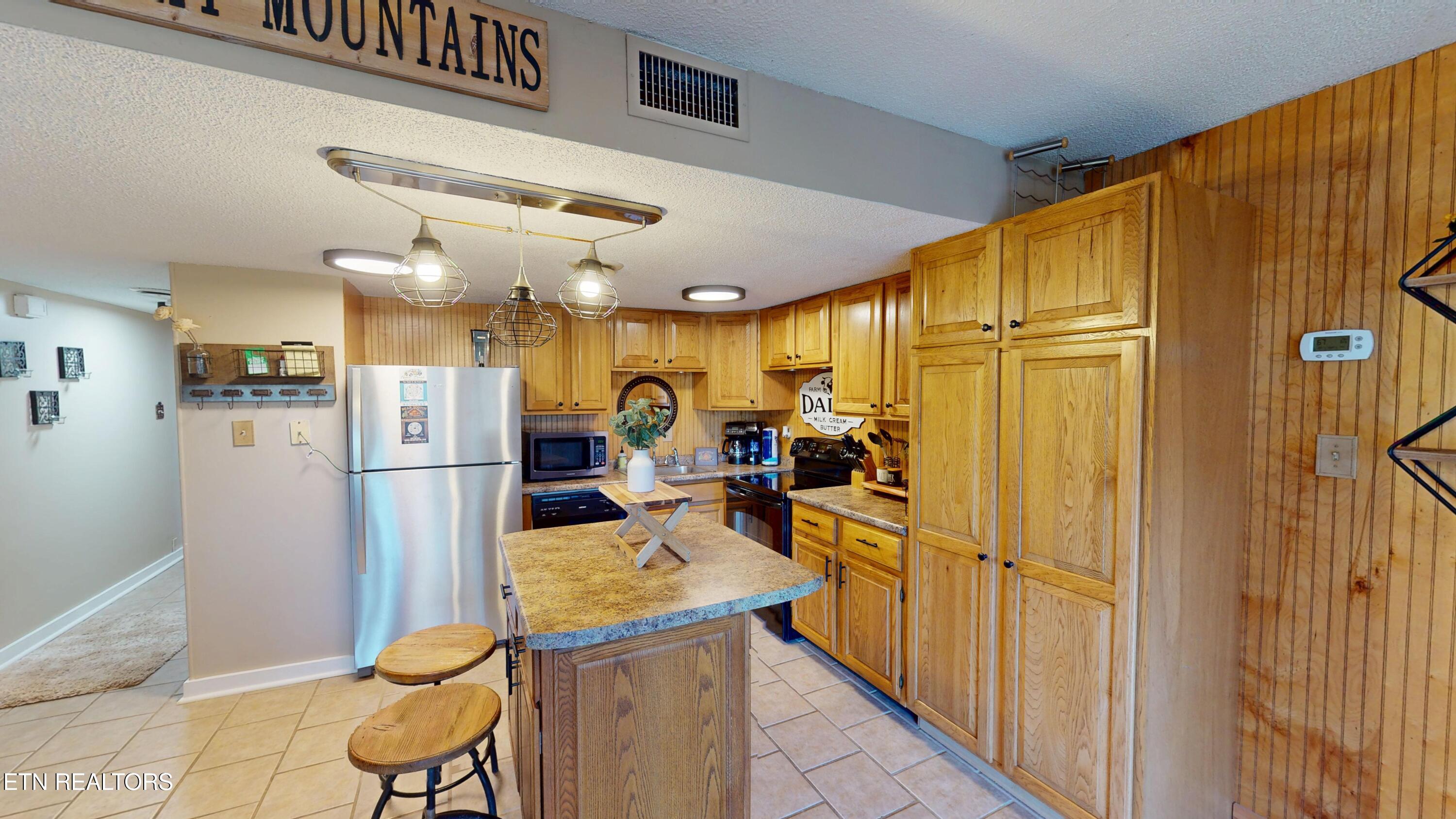 1081 Cove Rd 614