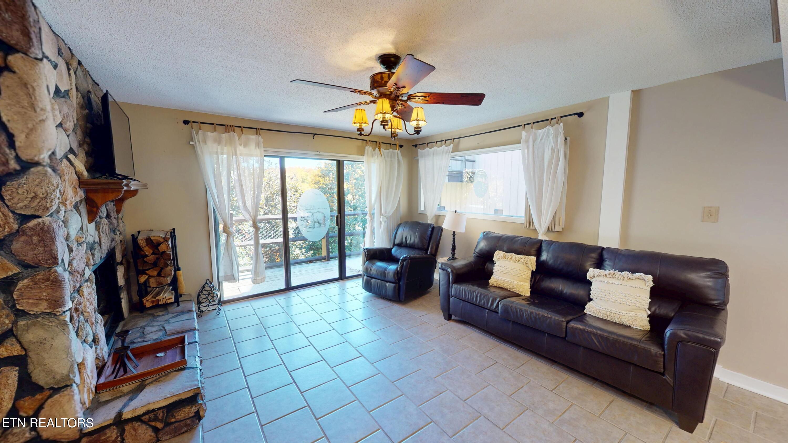 1081 Cove Rd 614