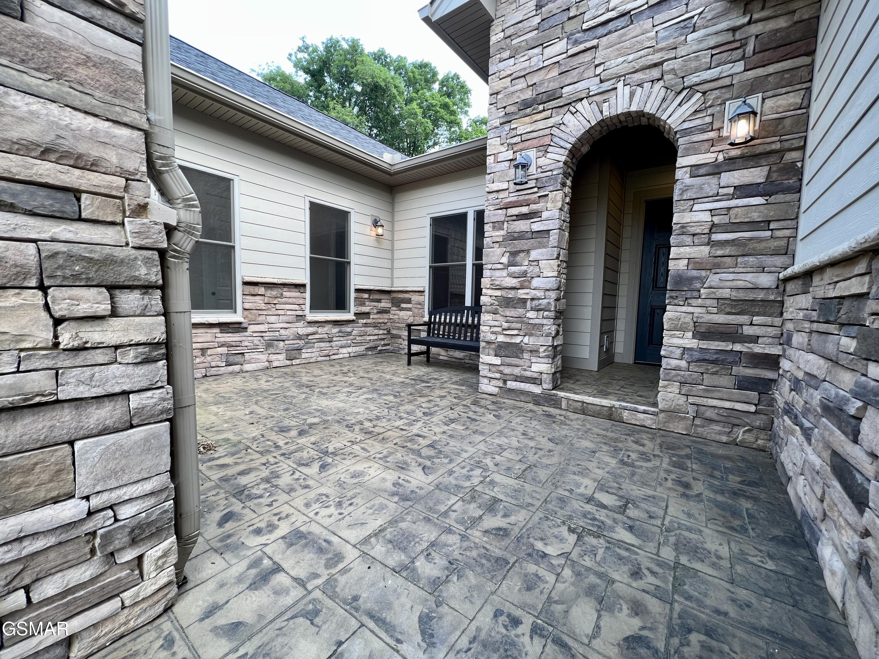 2005 River Mist Circle