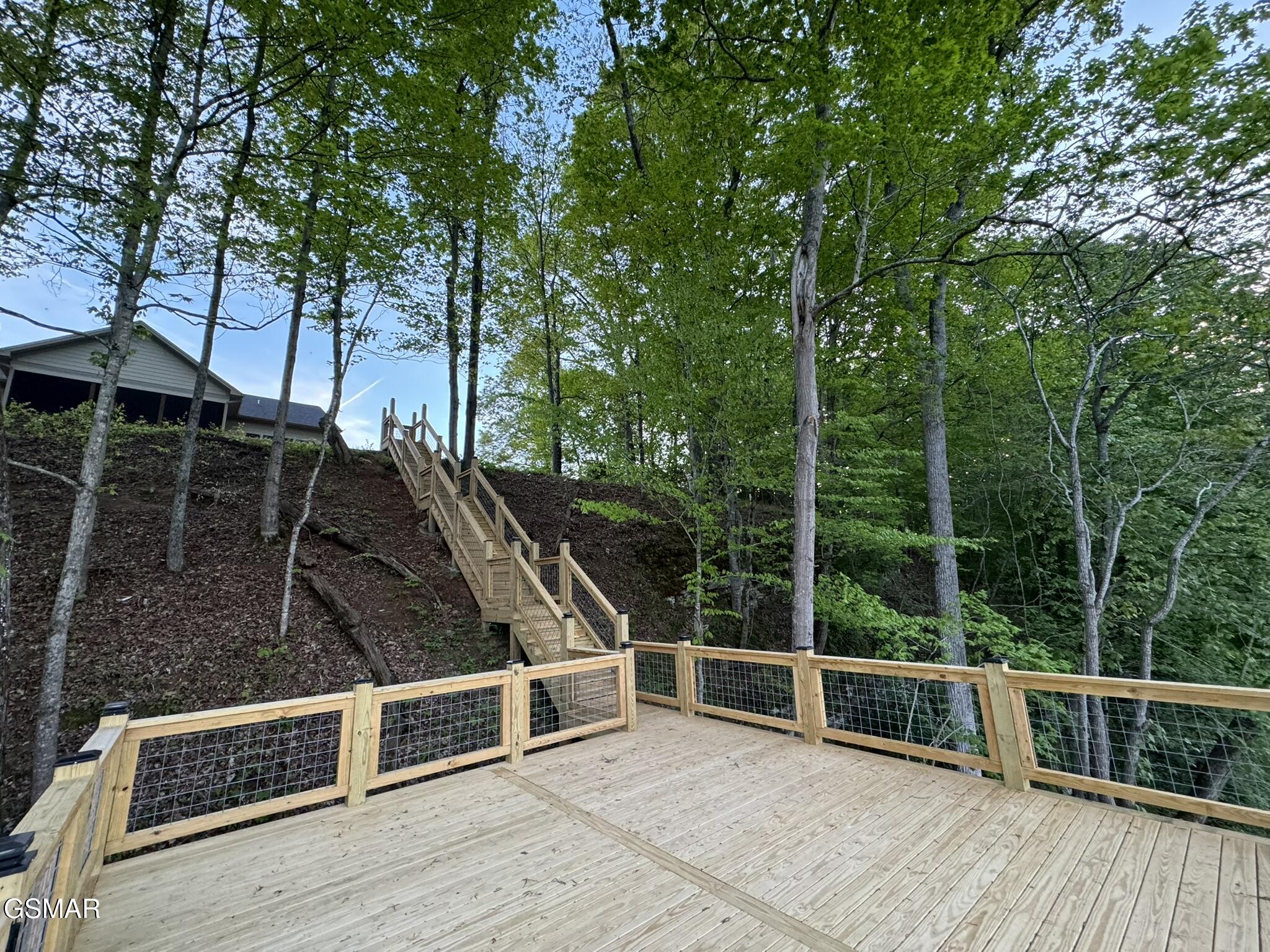 2005 River Mist Circle