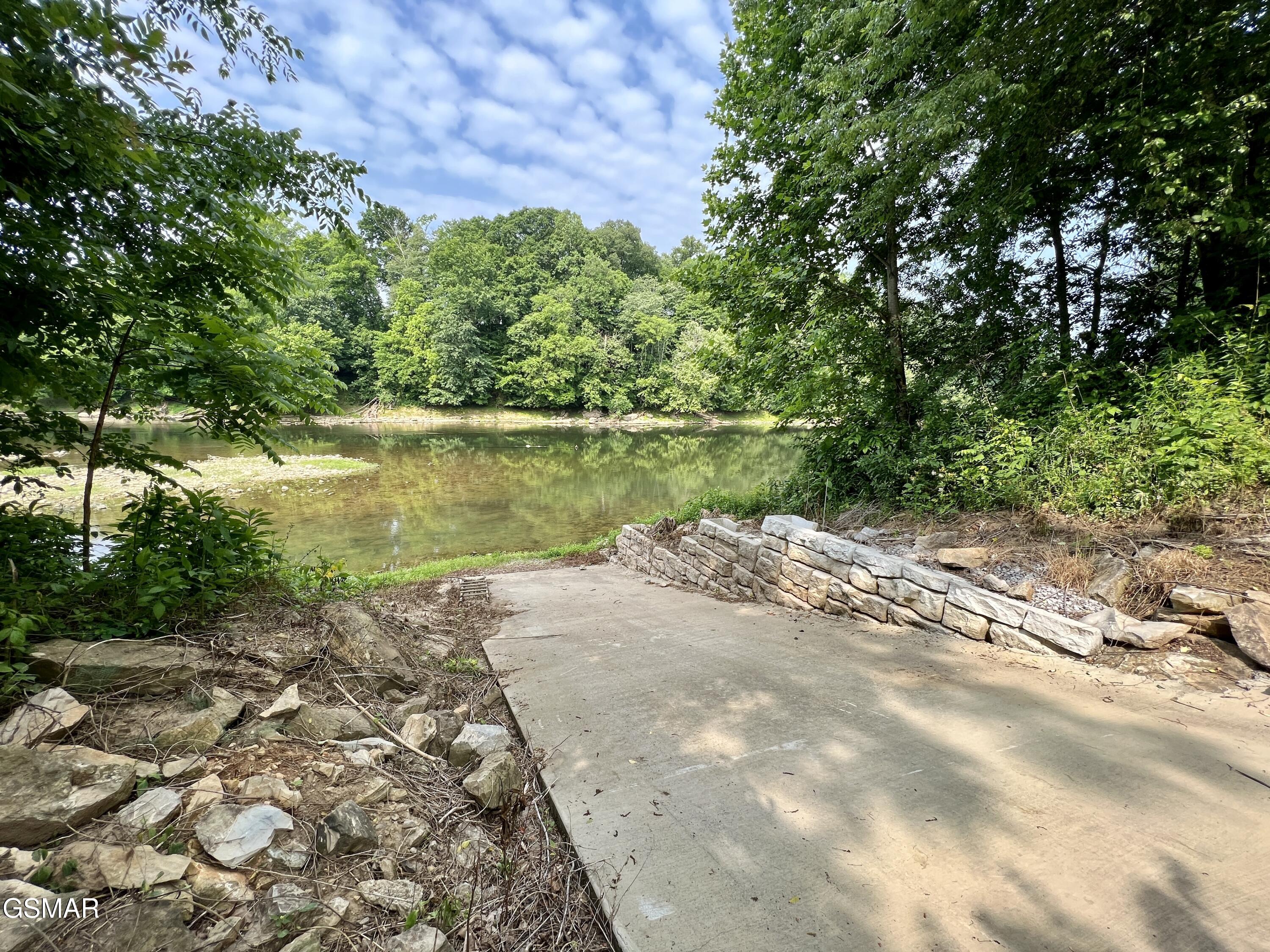 2005 River Mist Circle