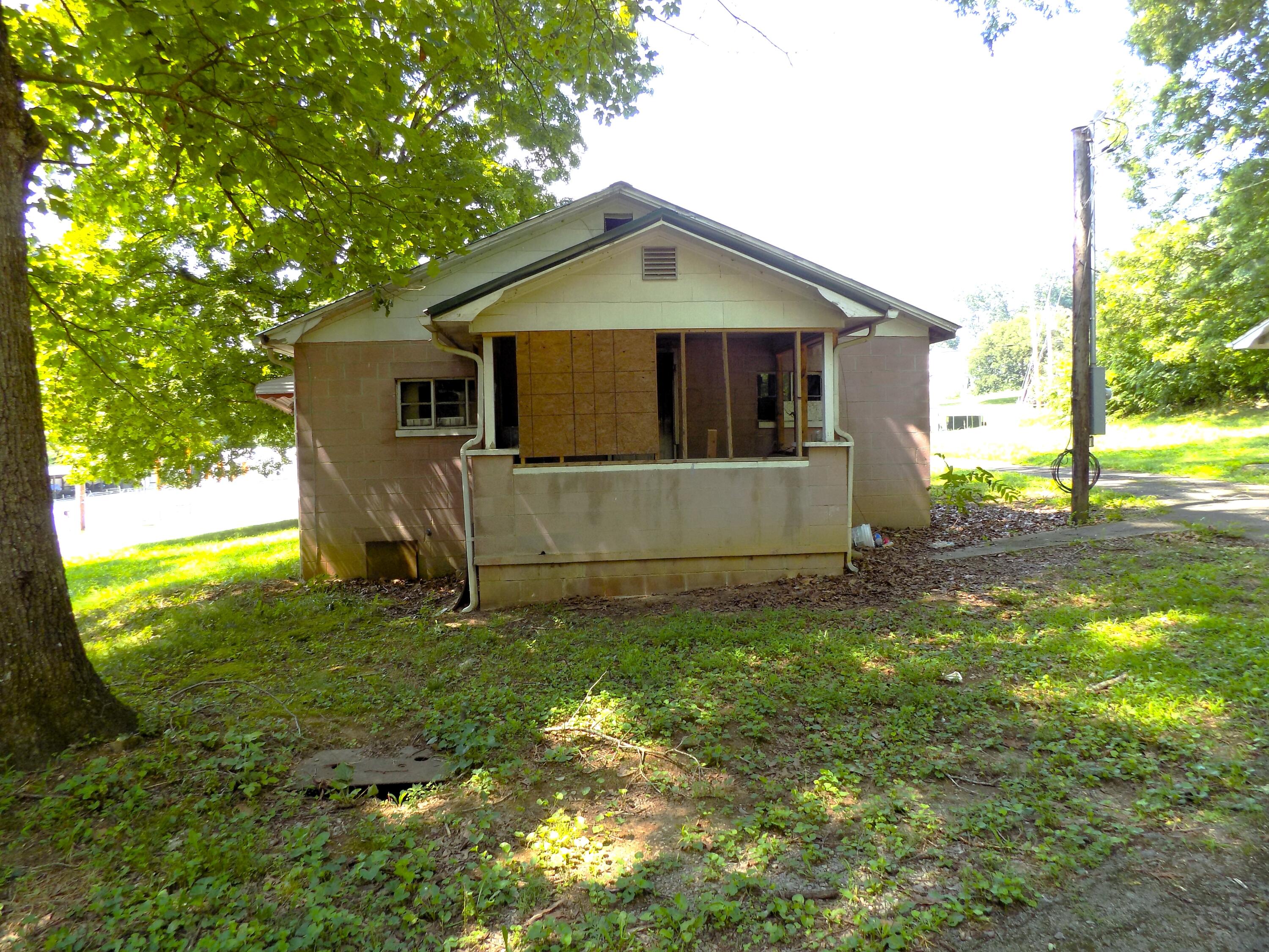11777 Lakeshore Drive