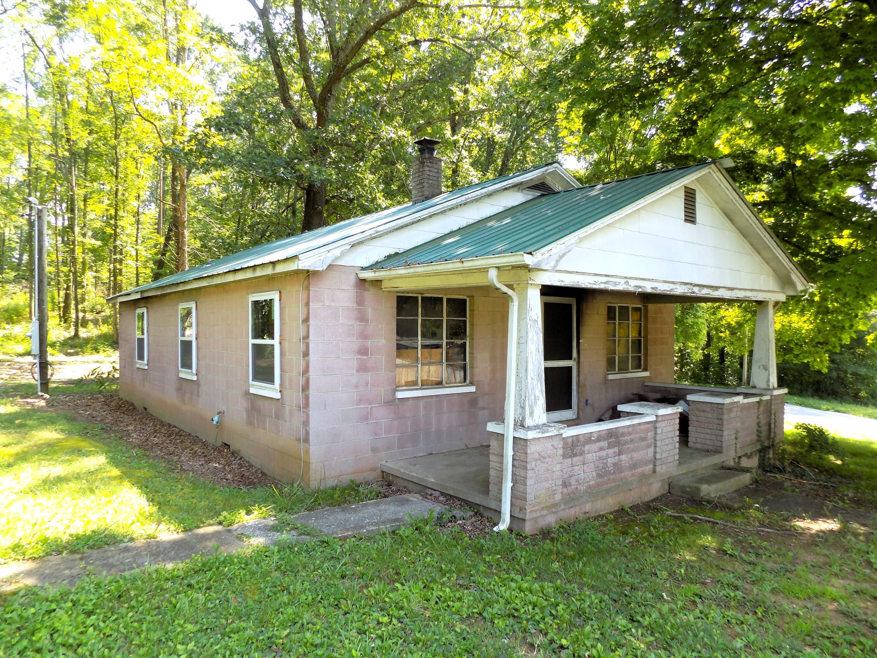 11777 Lakeshore Drive