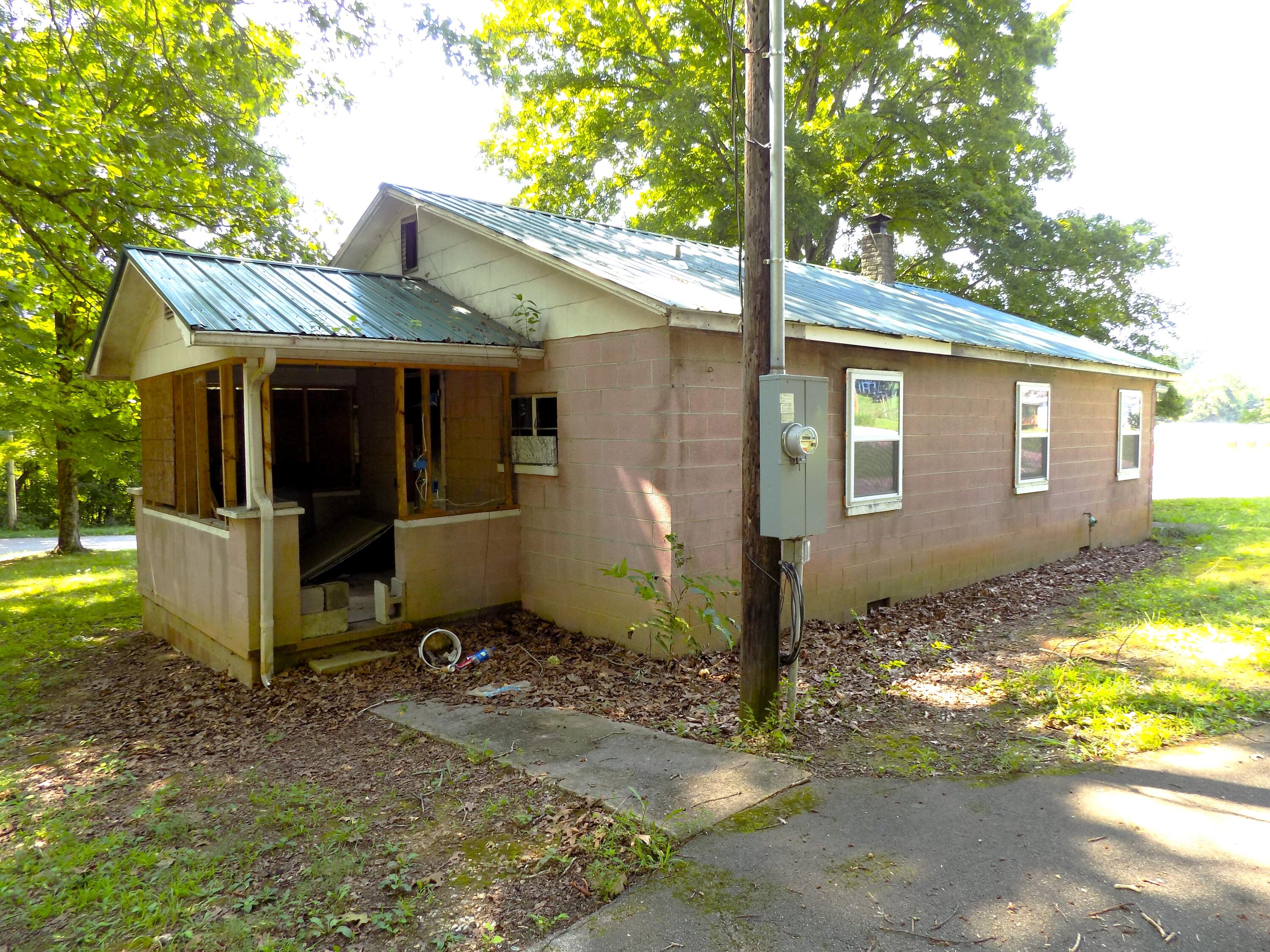 11777 Lakeshore Drive