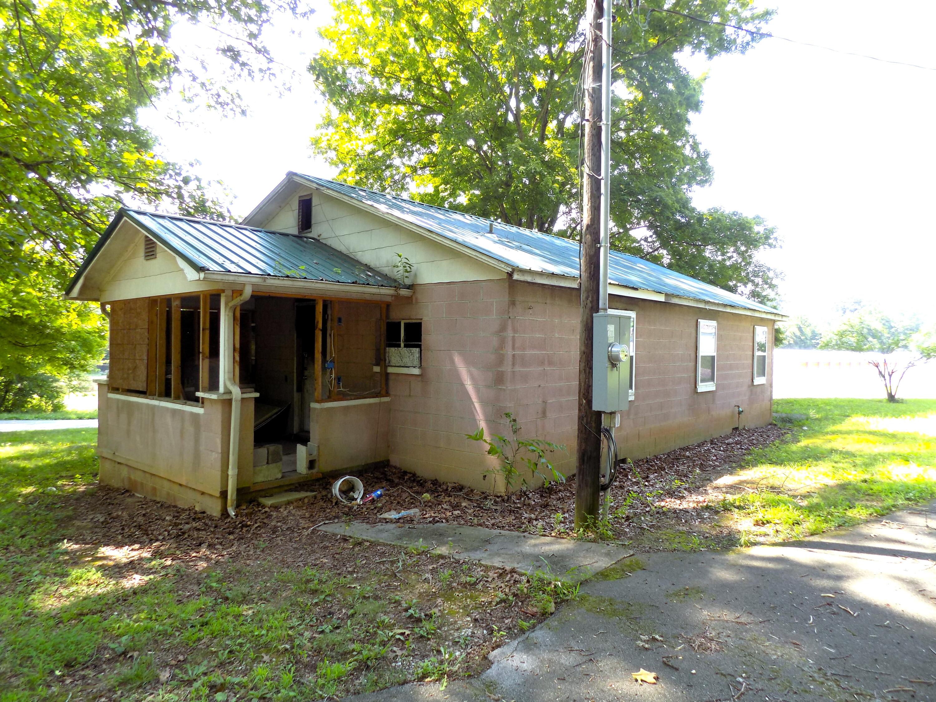 11777 Lakeshore Drive