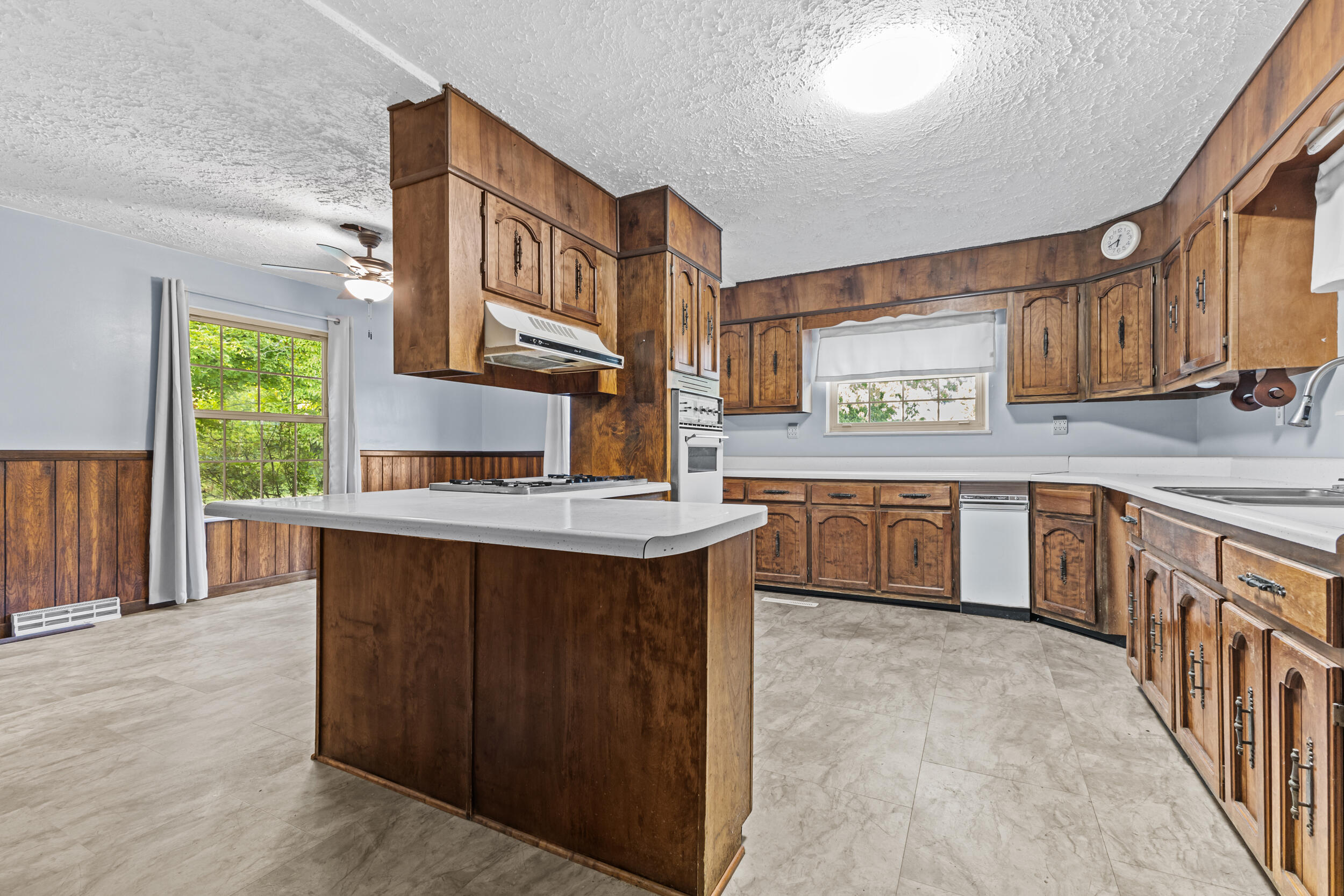 2245 Roe Junction Road