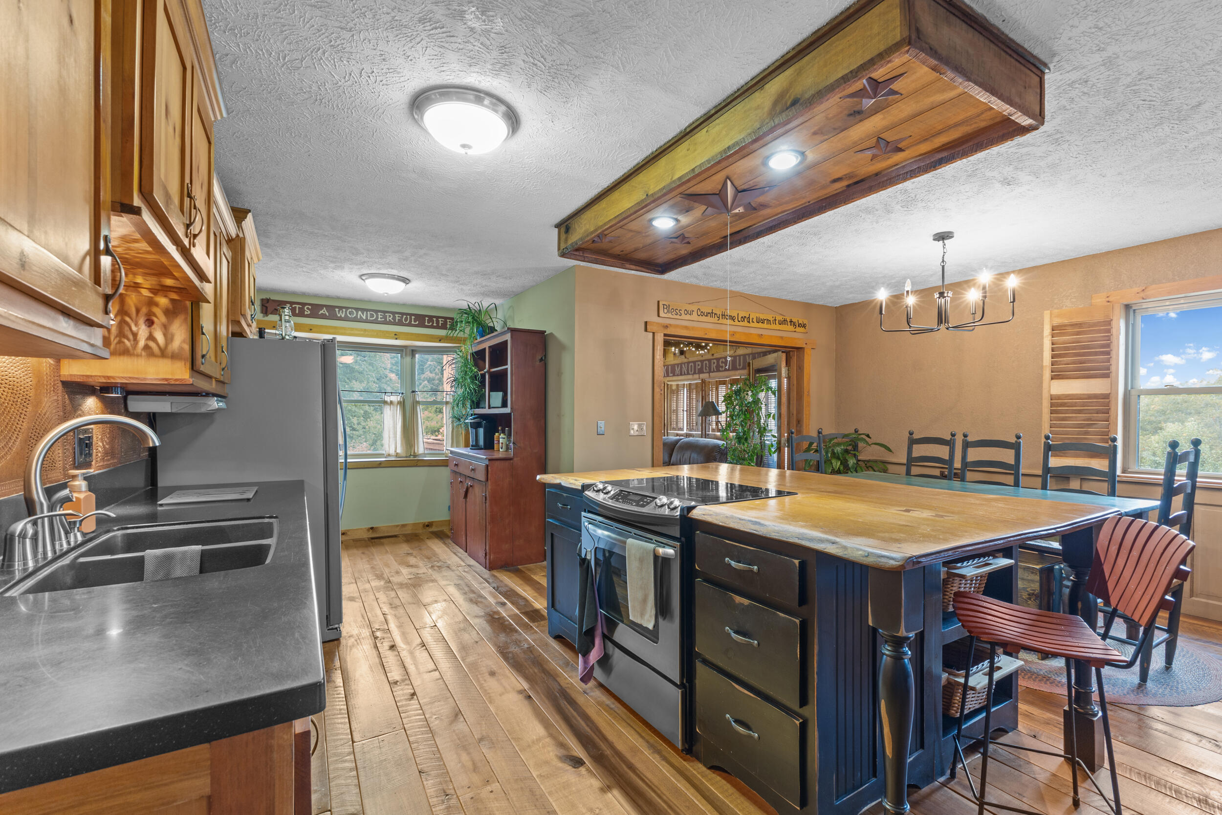 555 Pinewood Circle
