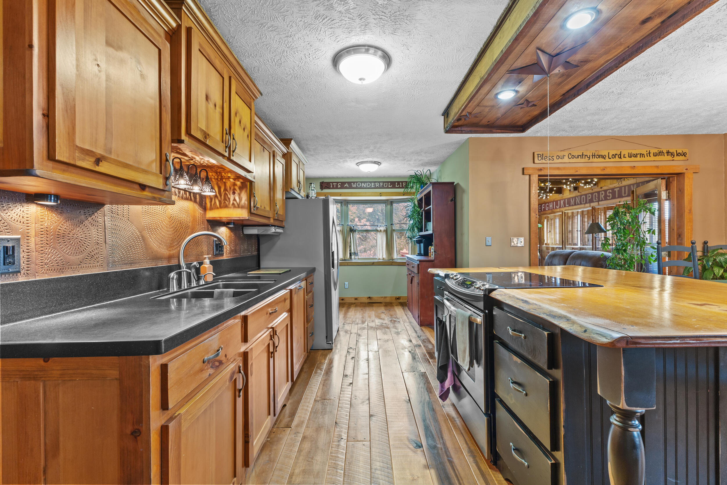 555 Pinewood Circle