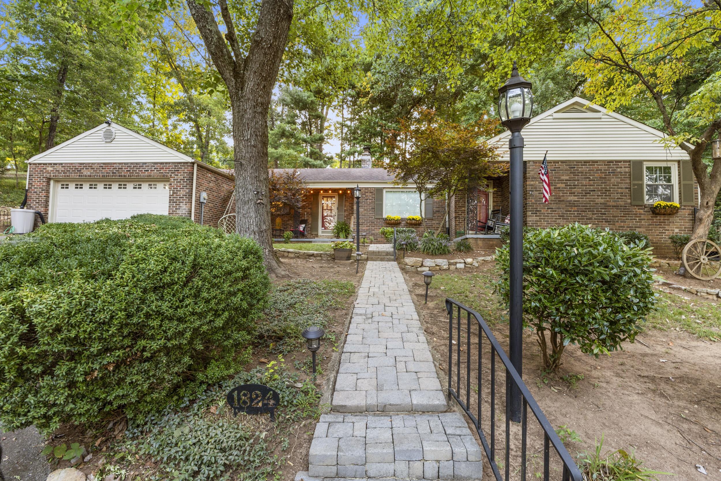 1824 Country Club Drive