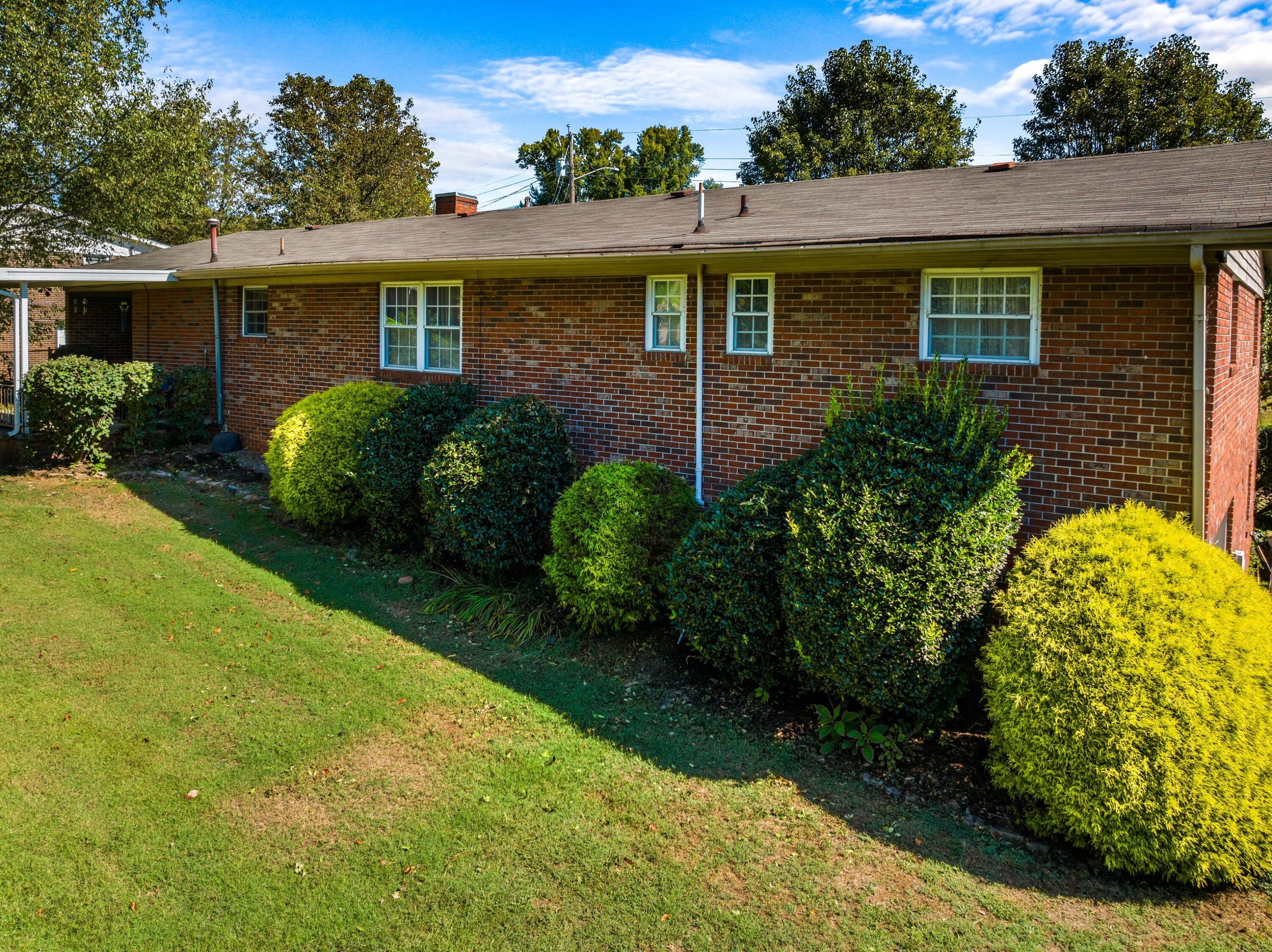 405 Blue Grass Dr Drive