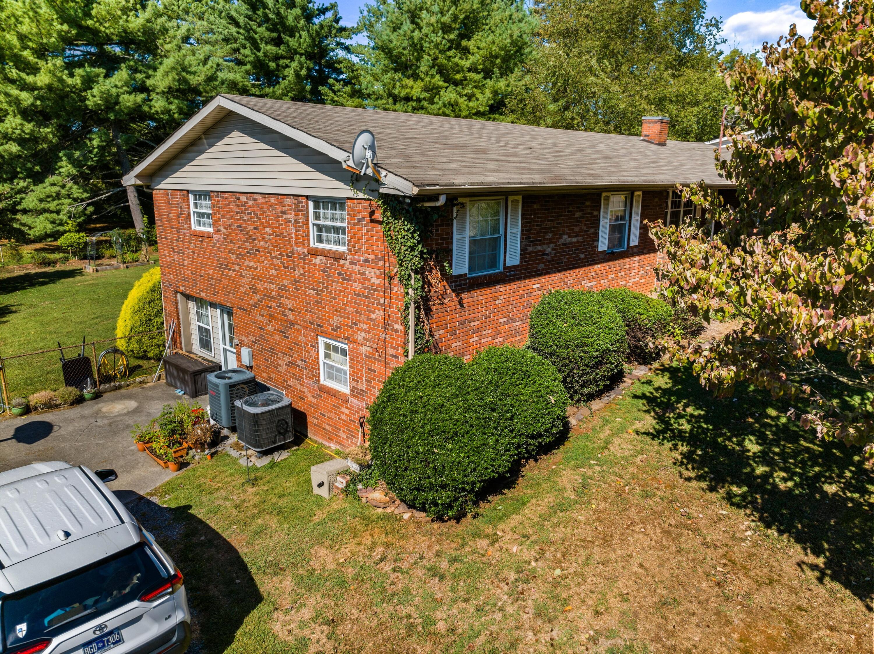 405 Blue Grass Dr Drive