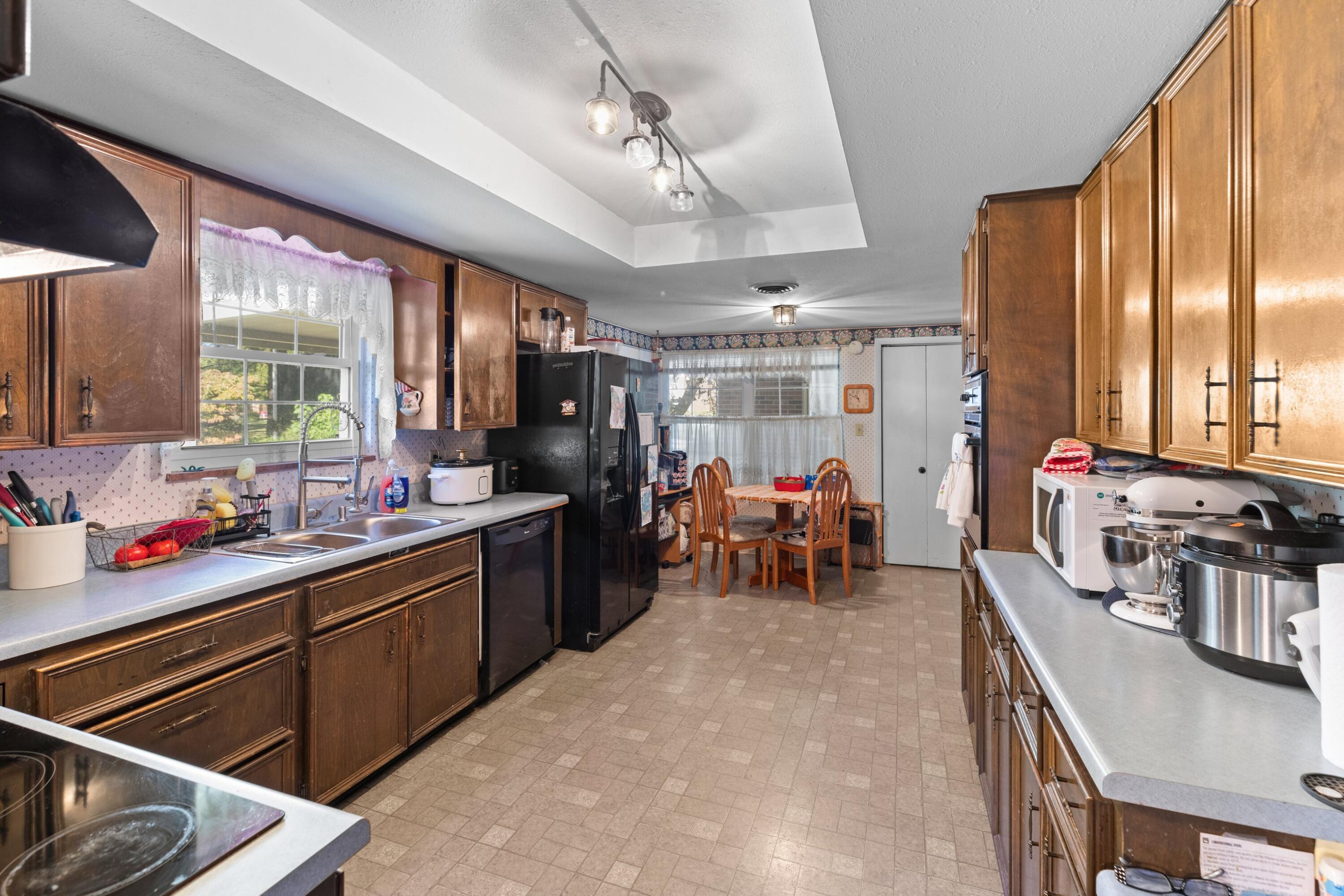 405 Blue Grass Dr Drive