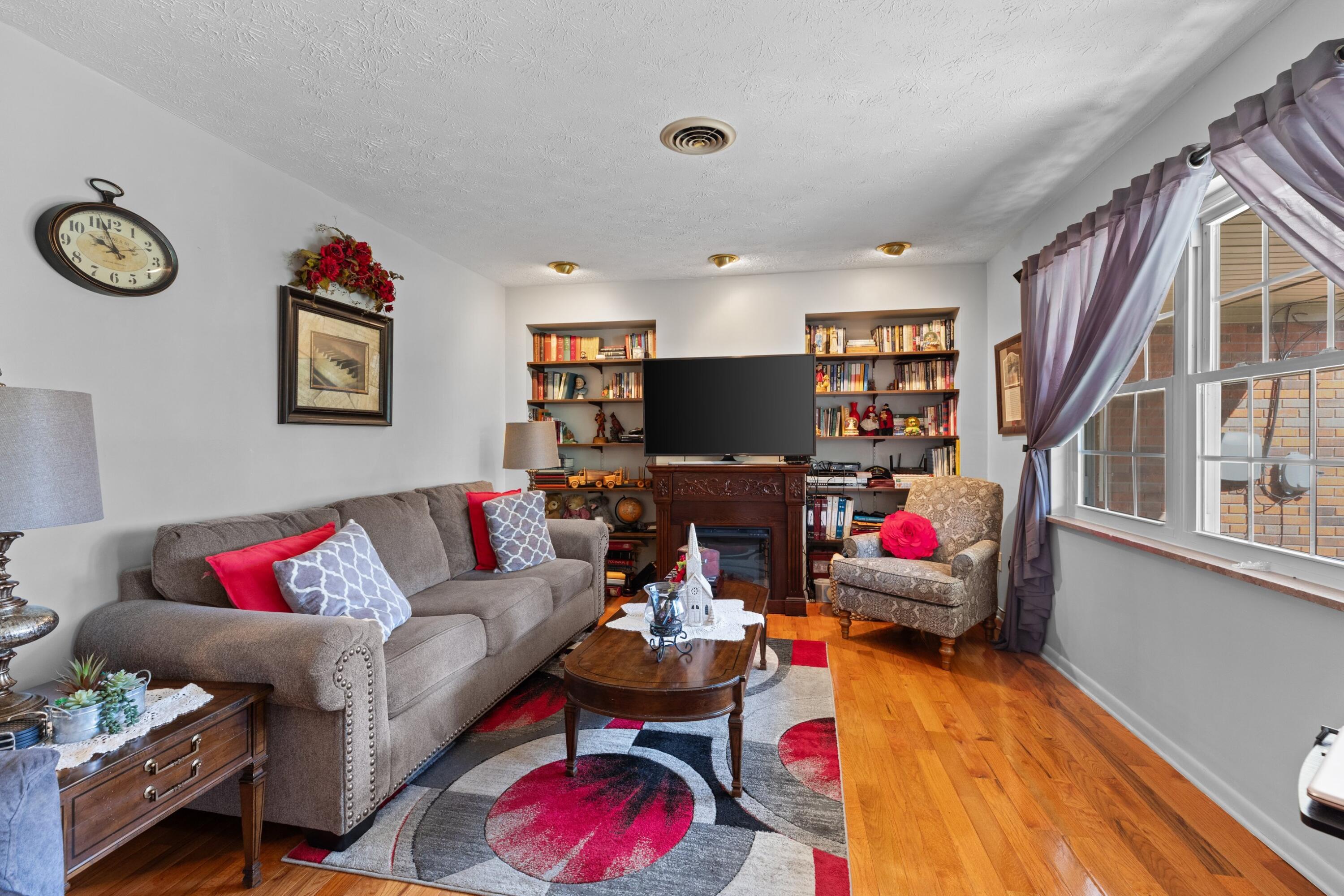 405 Blue Grass Dr Drive