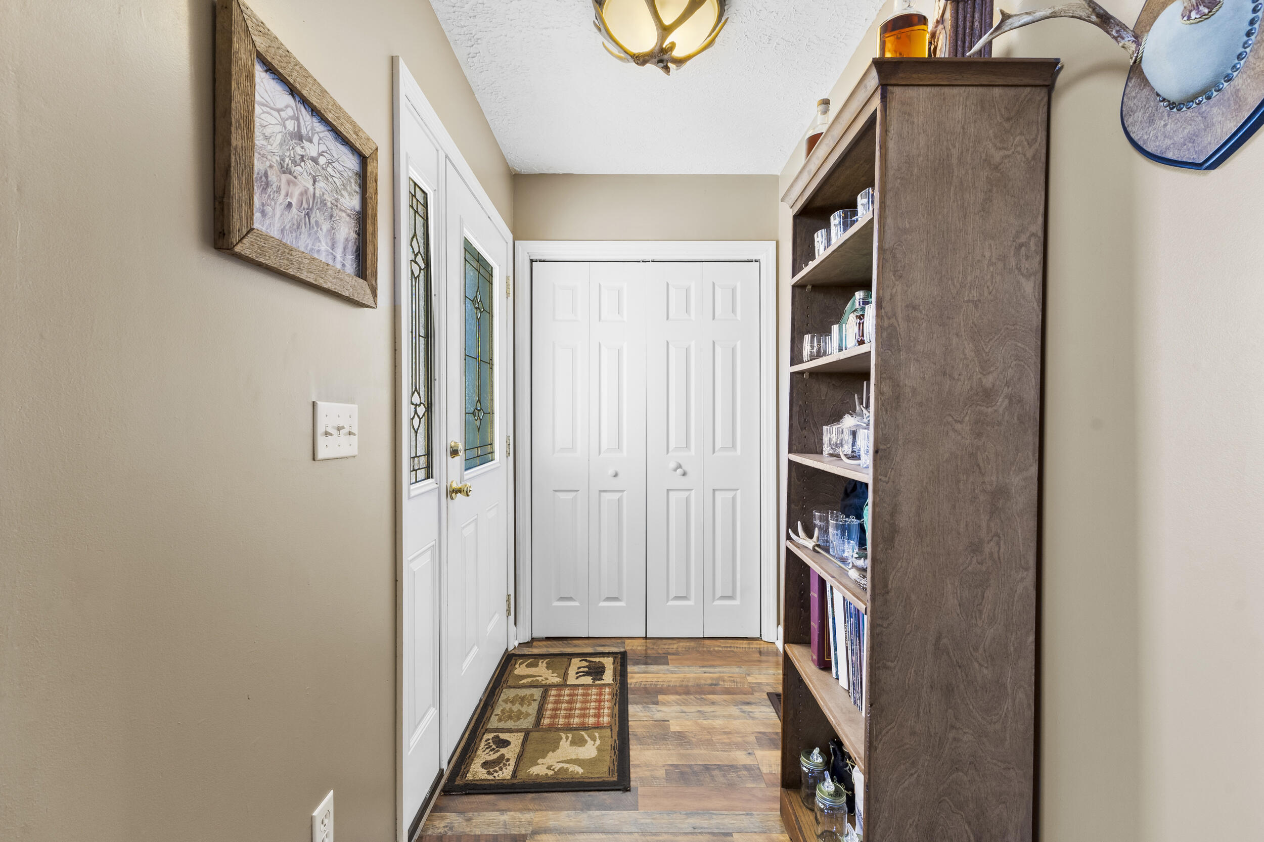 5549 Buckingham Drive