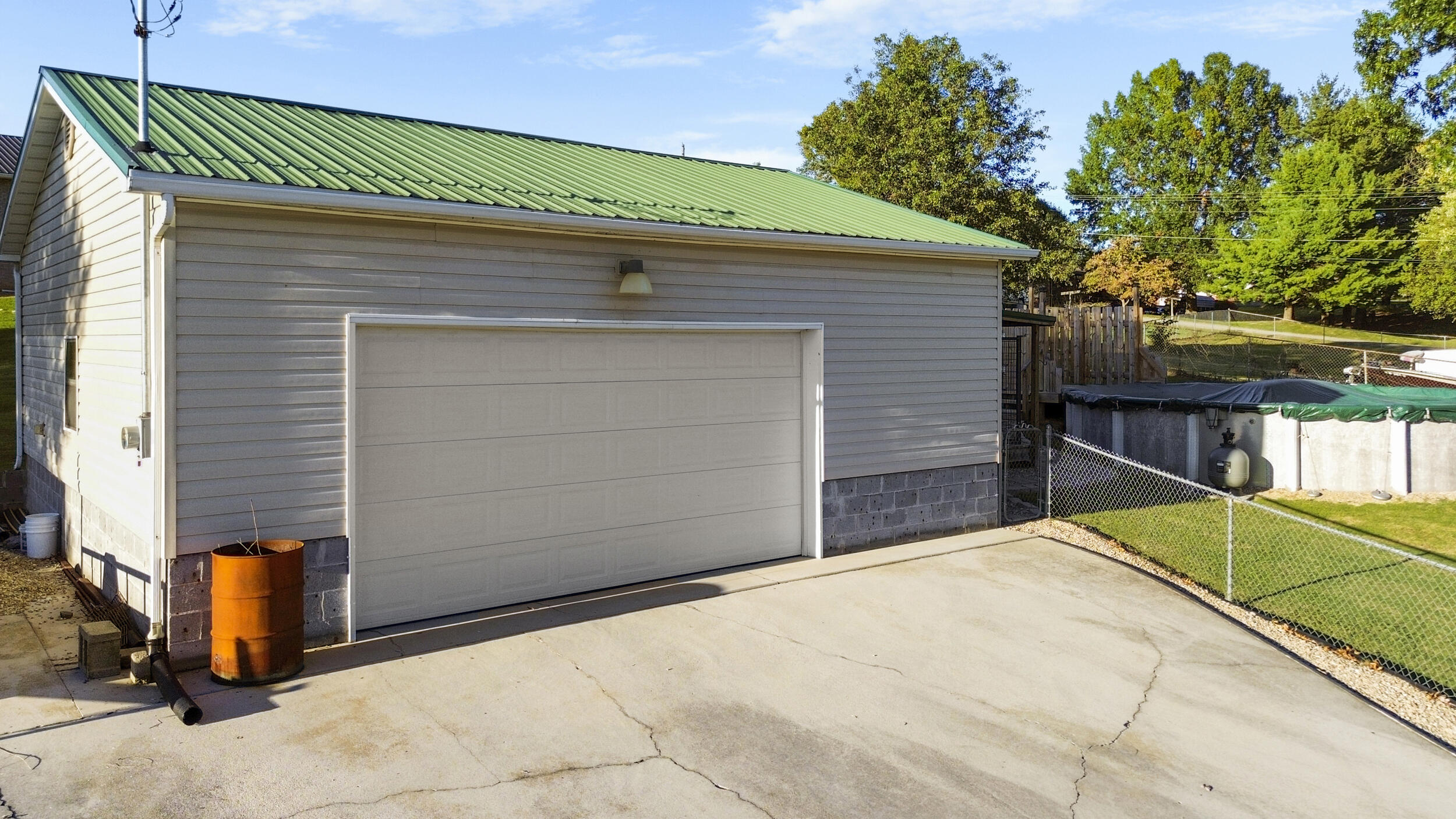 5549 Buckingham Drive