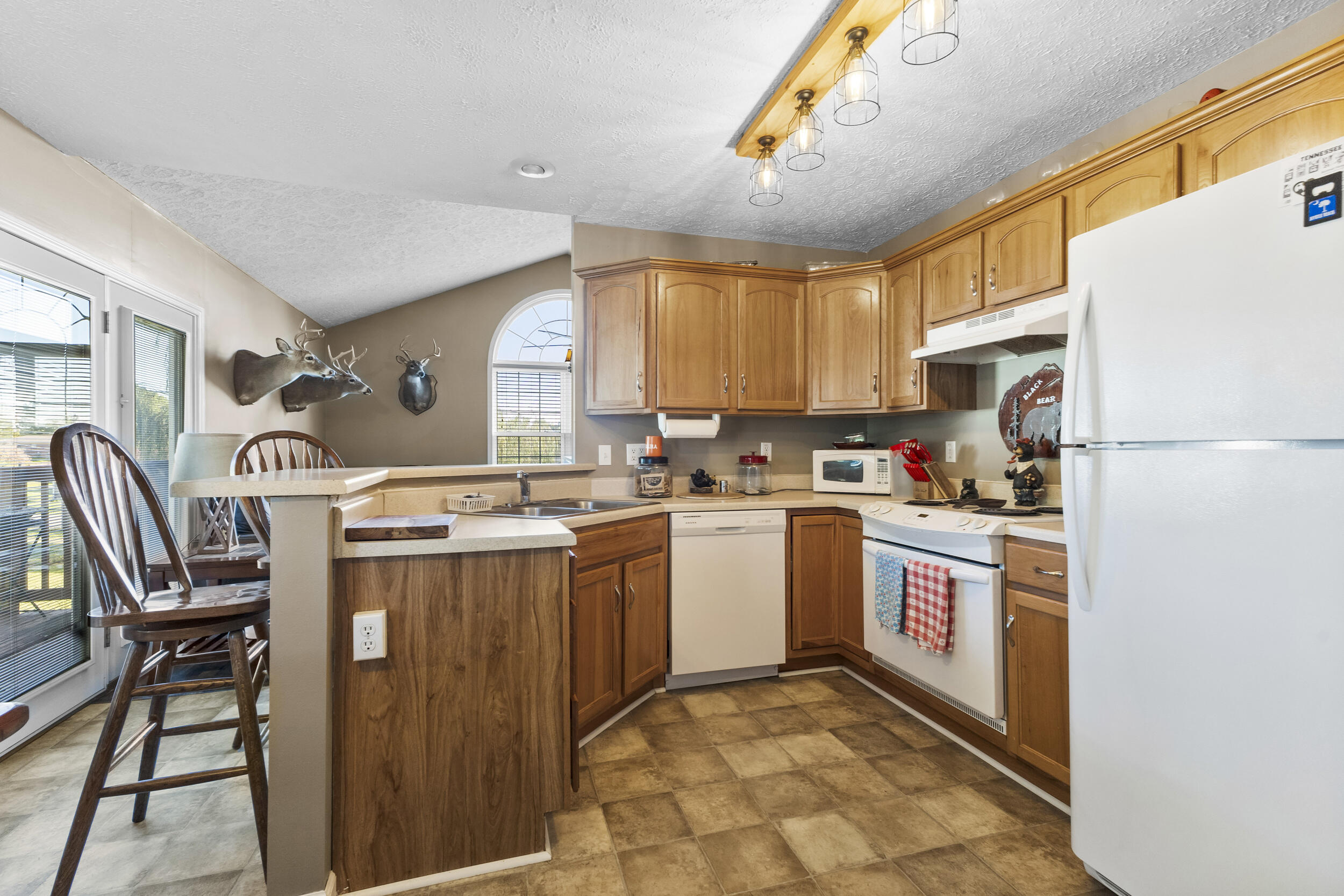 5549 Buckingham Drive