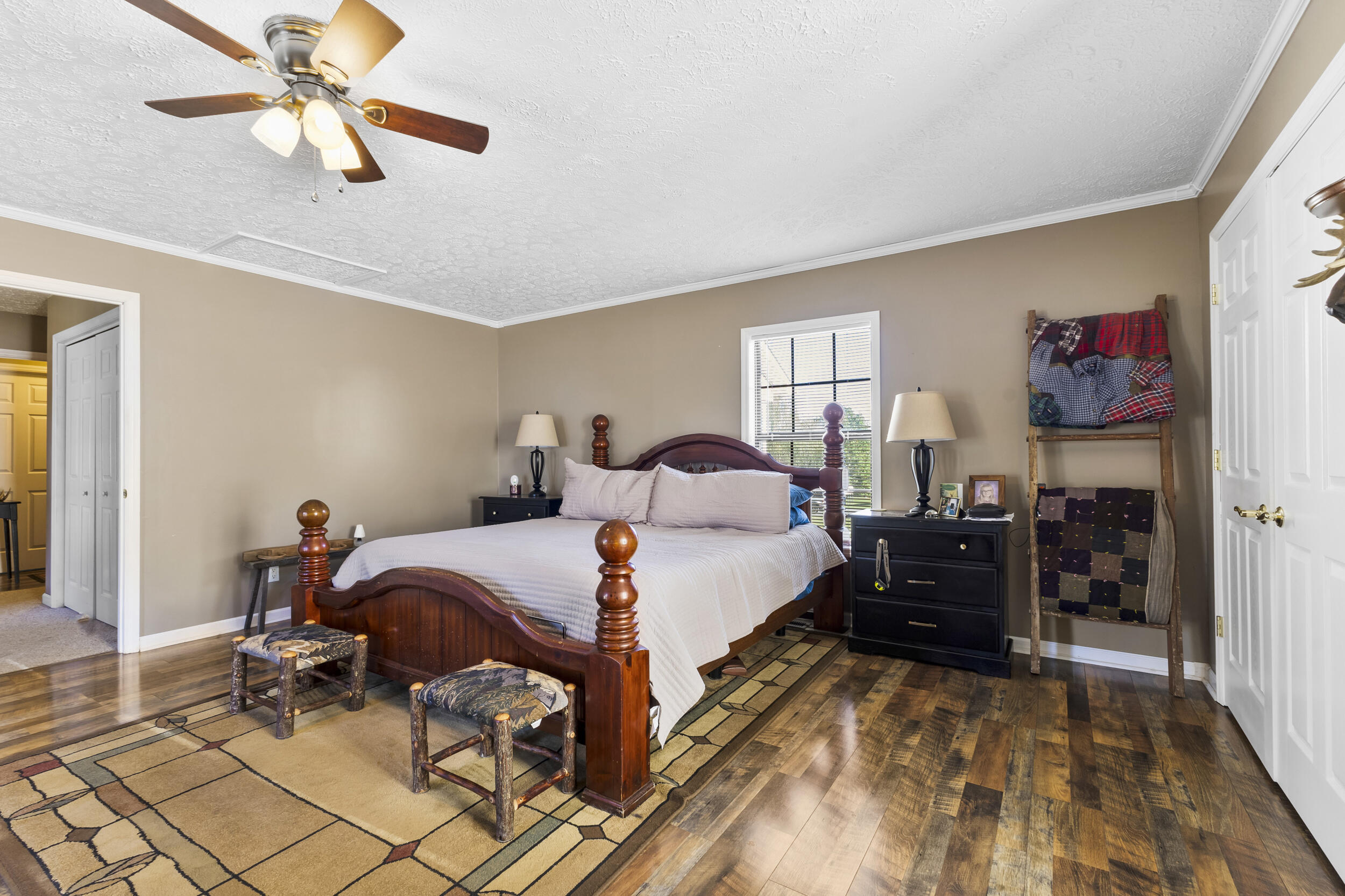 5549 Buckingham Drive