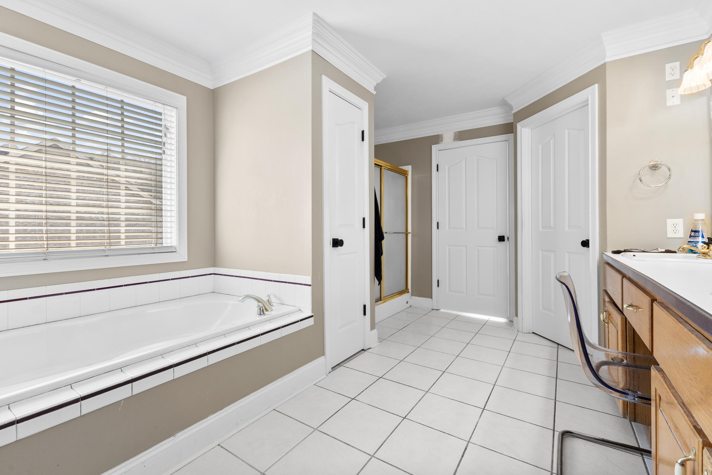 1013 Hickory View Drive