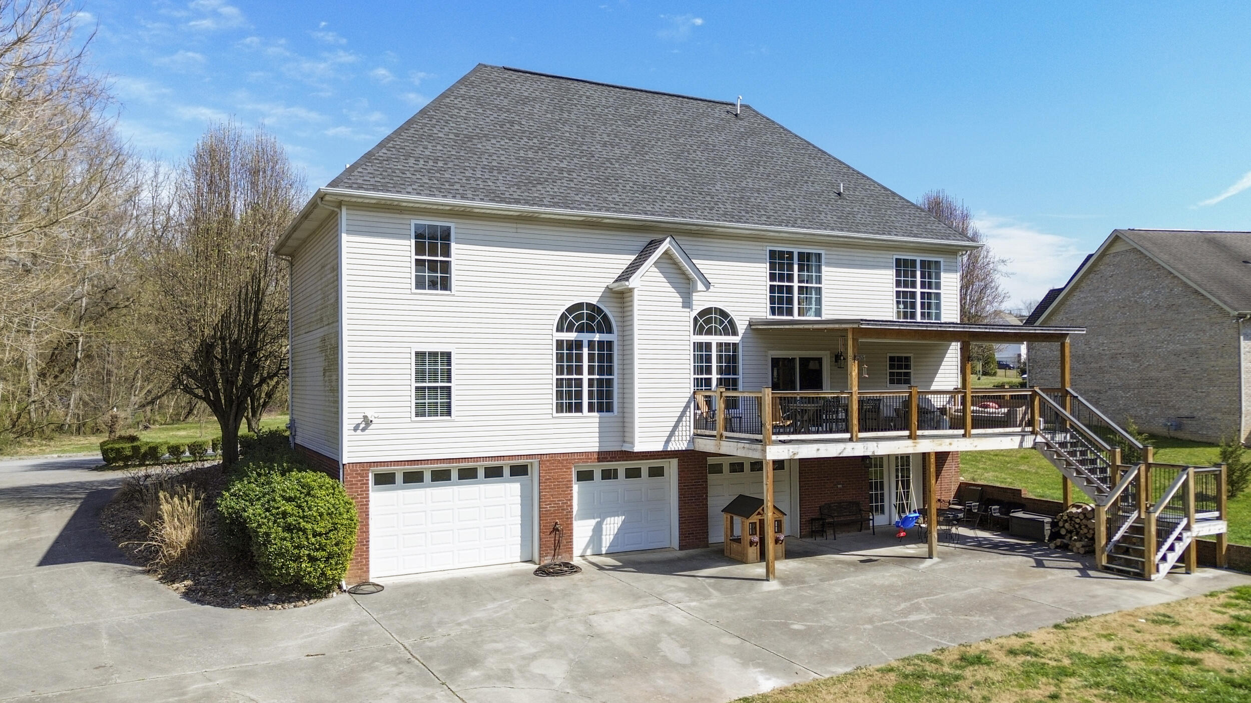 1013 Hickory View Drive