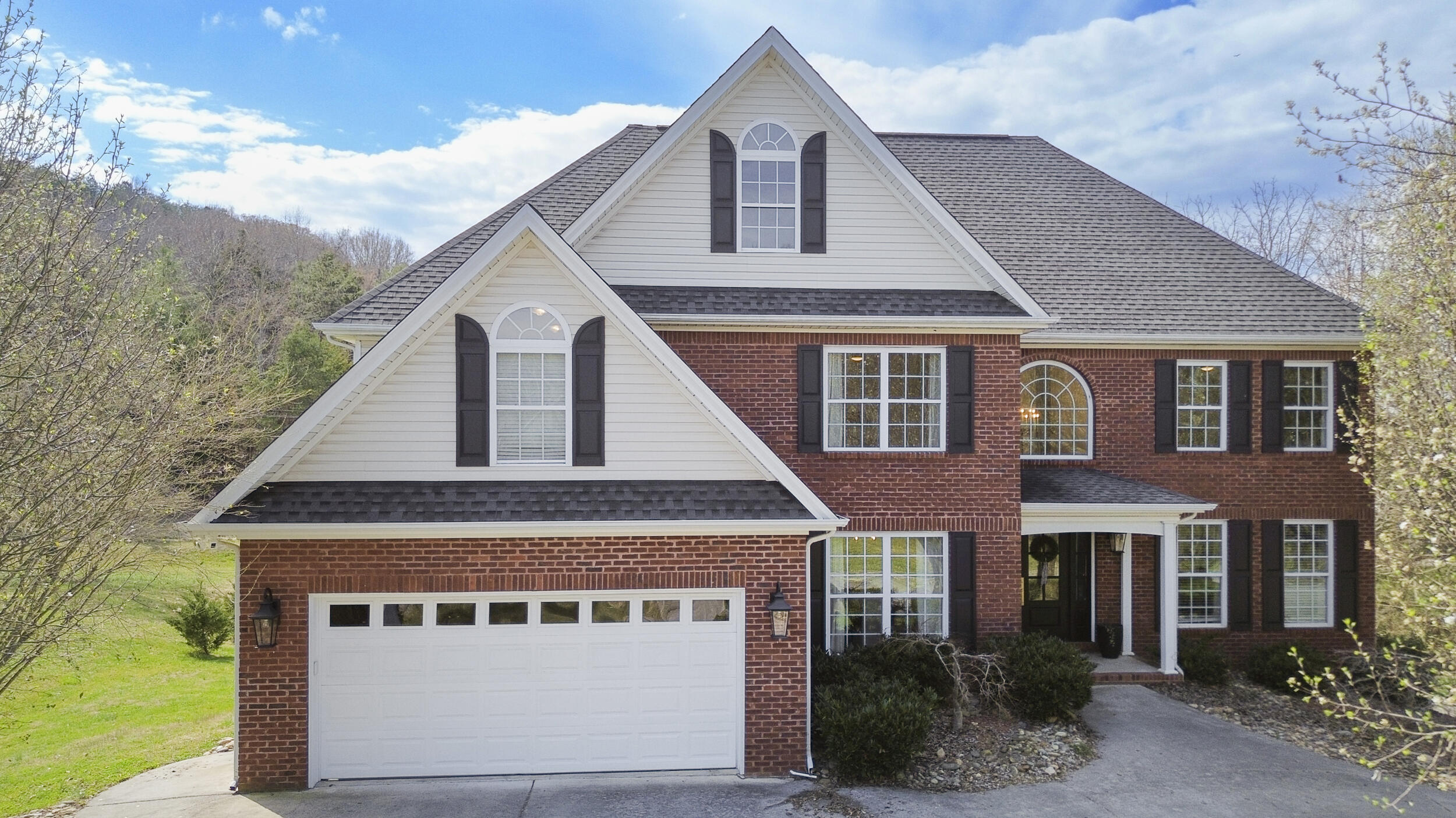 1013 Hickory View Drive
