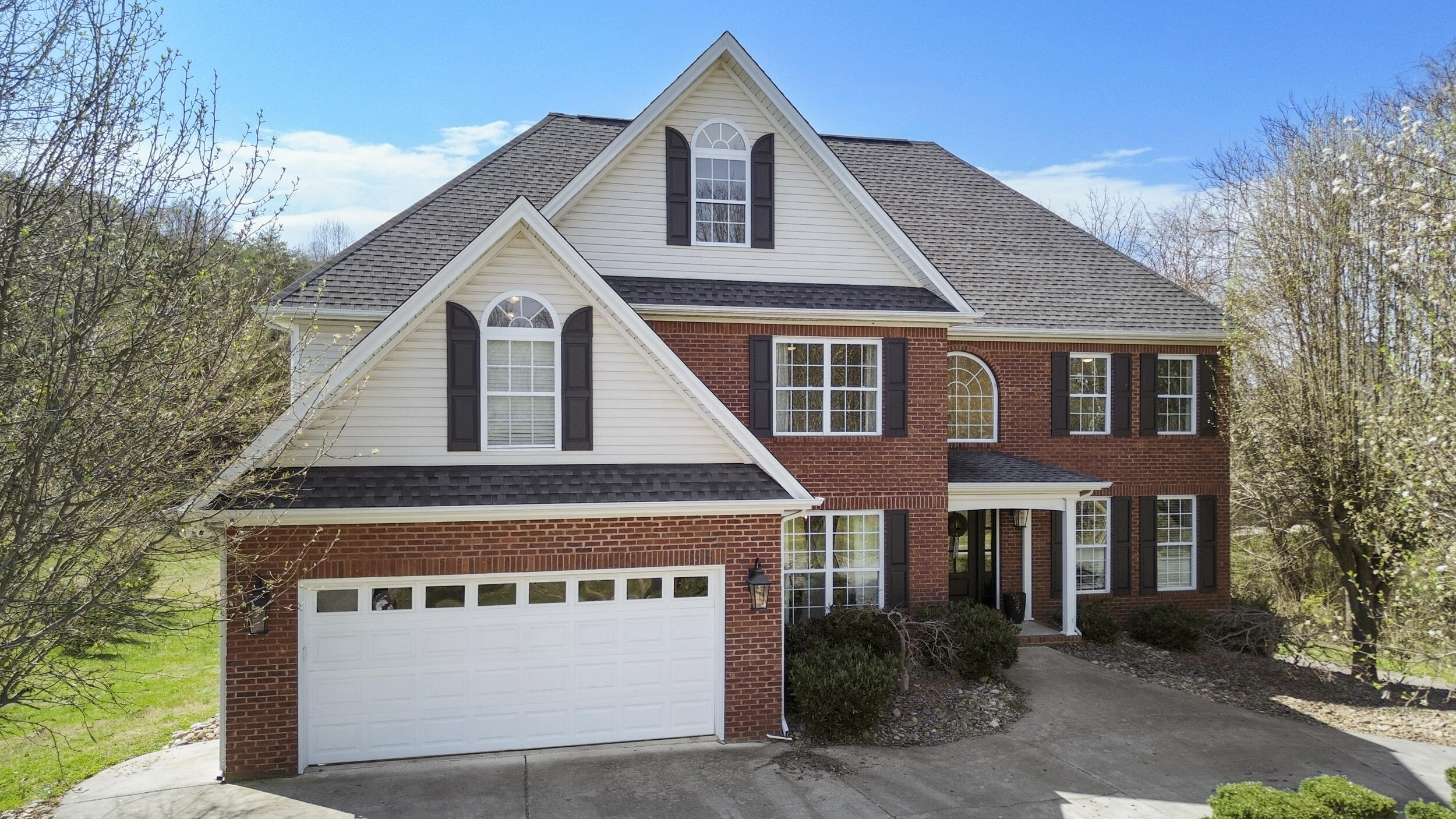 1013 Hickory View Drive