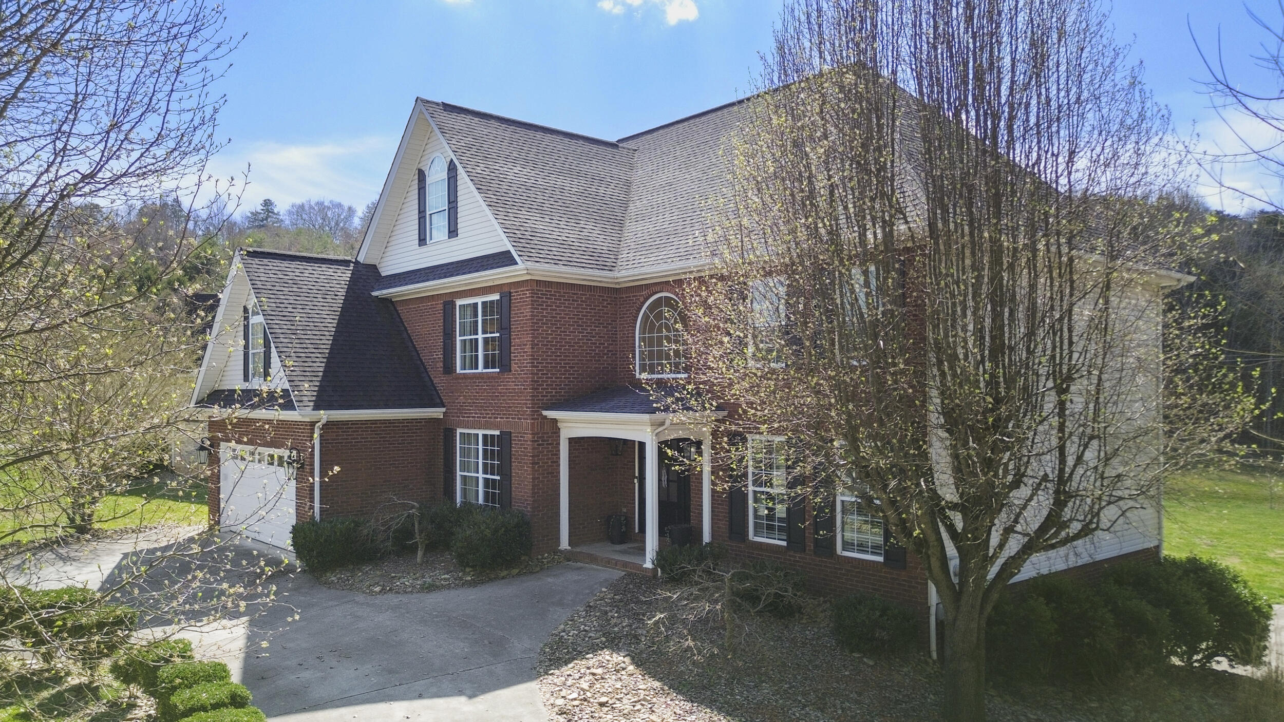 1013 Hickory View Drive