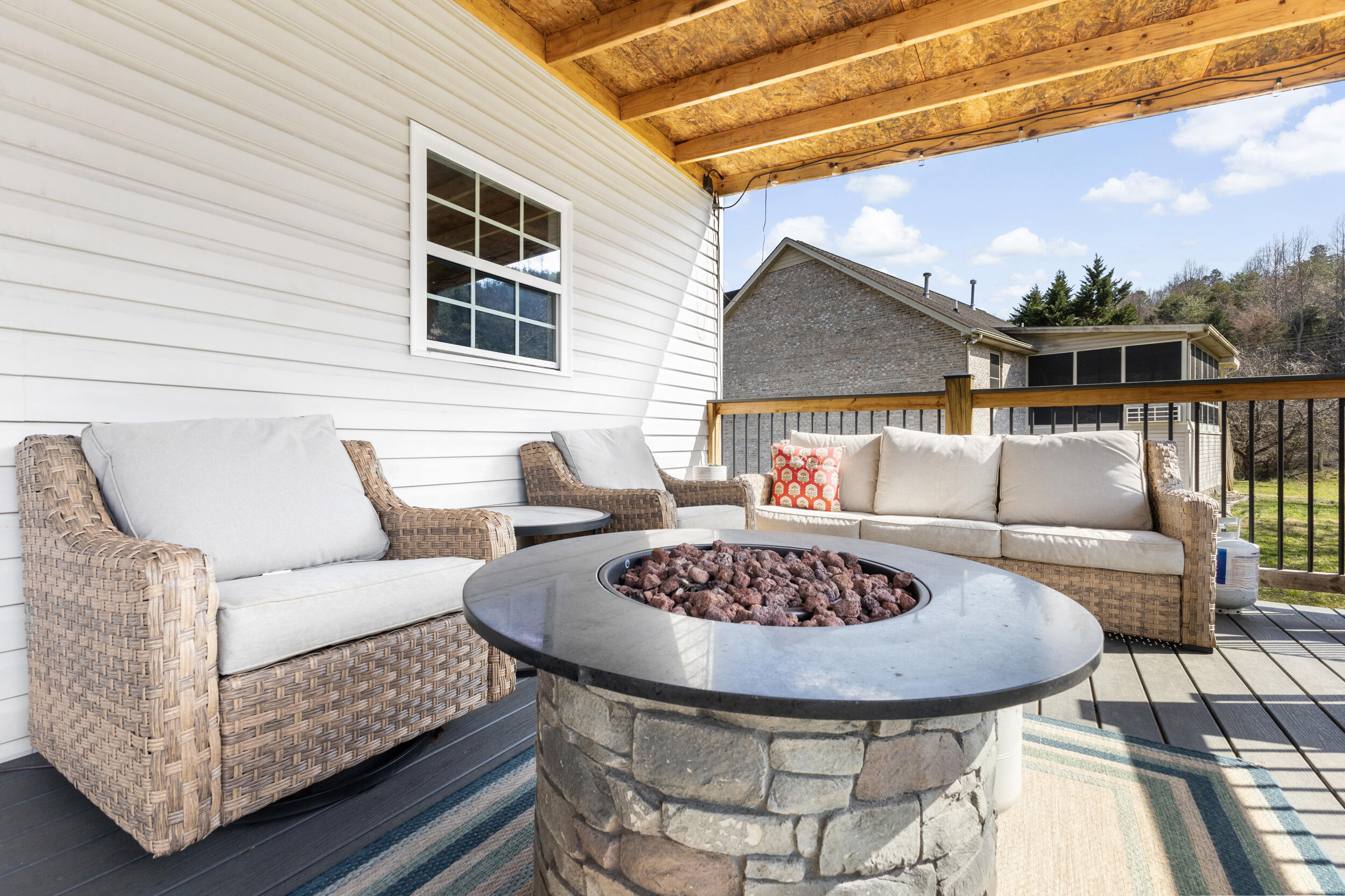 1013 Hickory View Drive