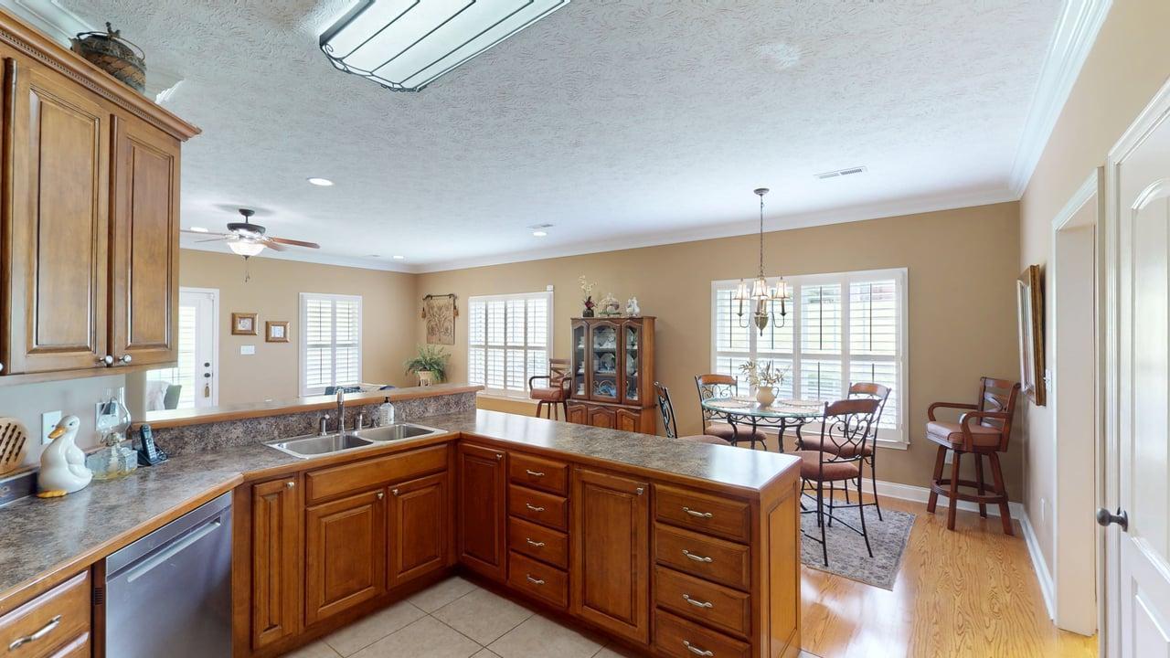 573 Kensington Drive
