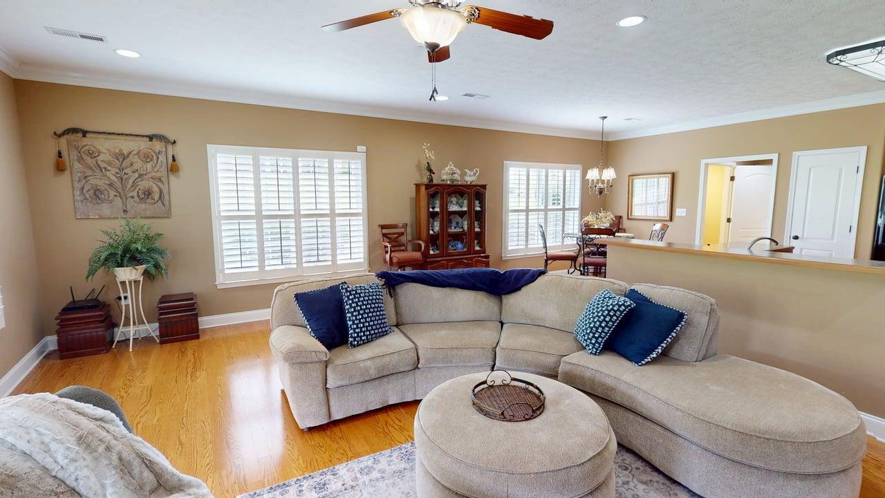 573 Kensington Drive