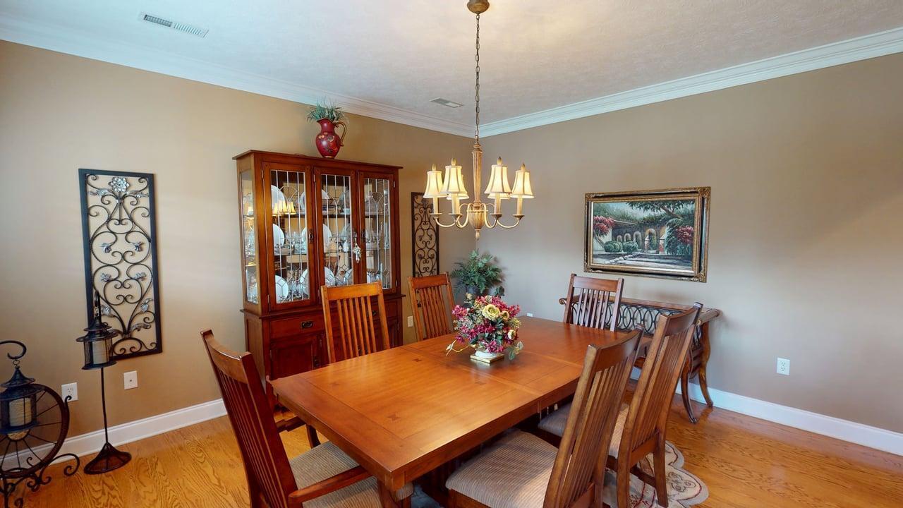 573 Kensington Drive