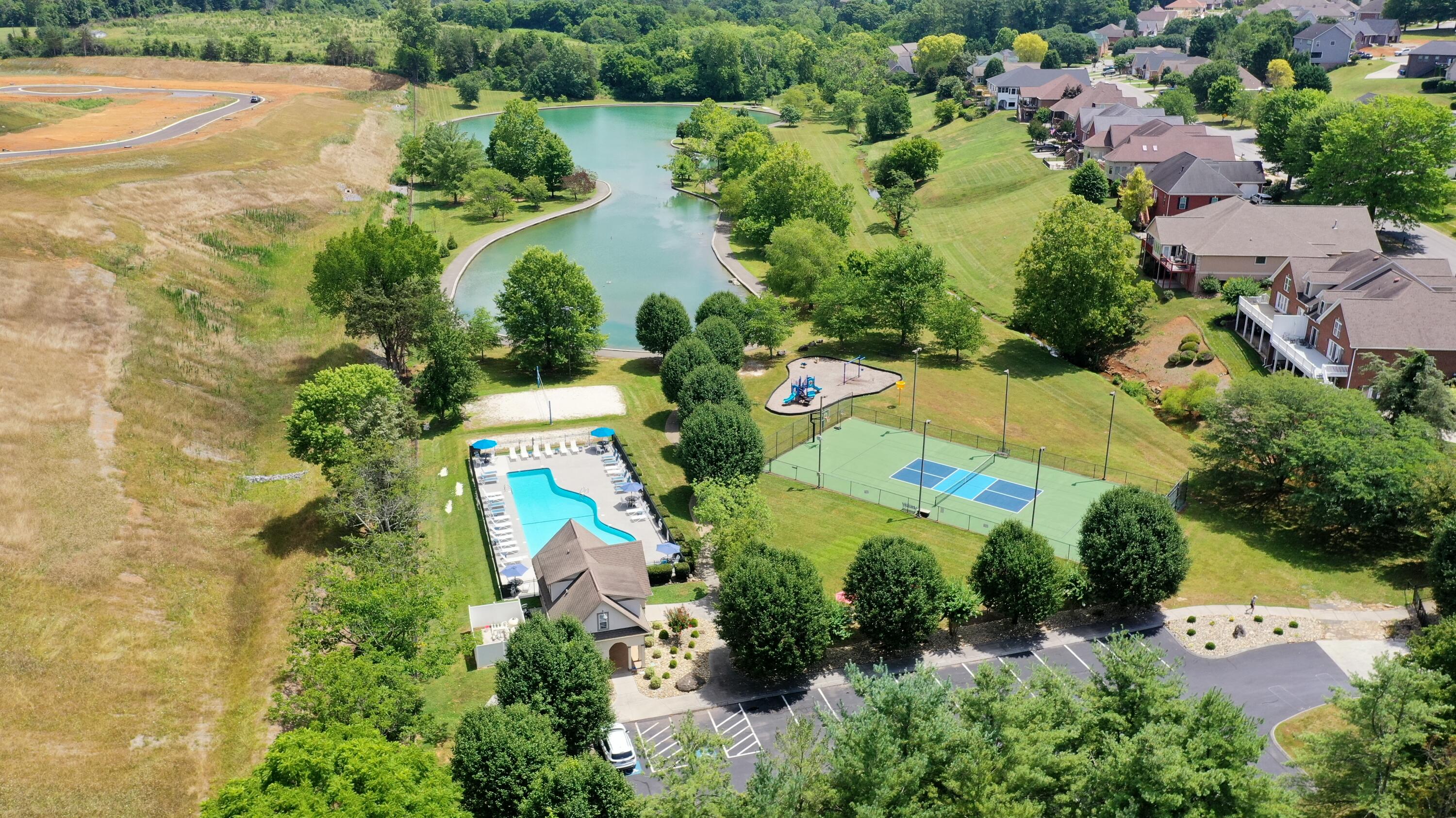 573 Kensington Drive