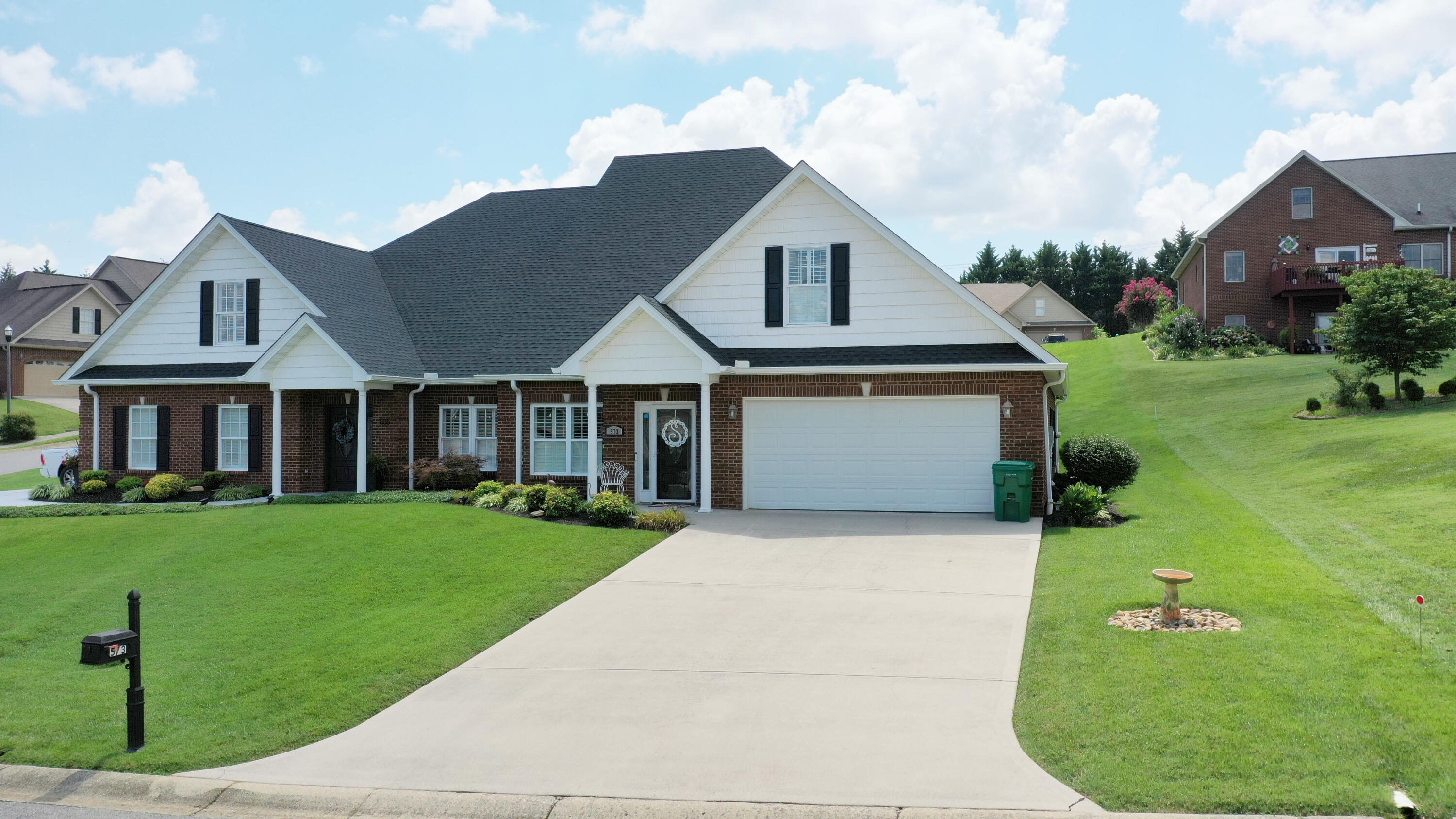 573 Kensington Drive