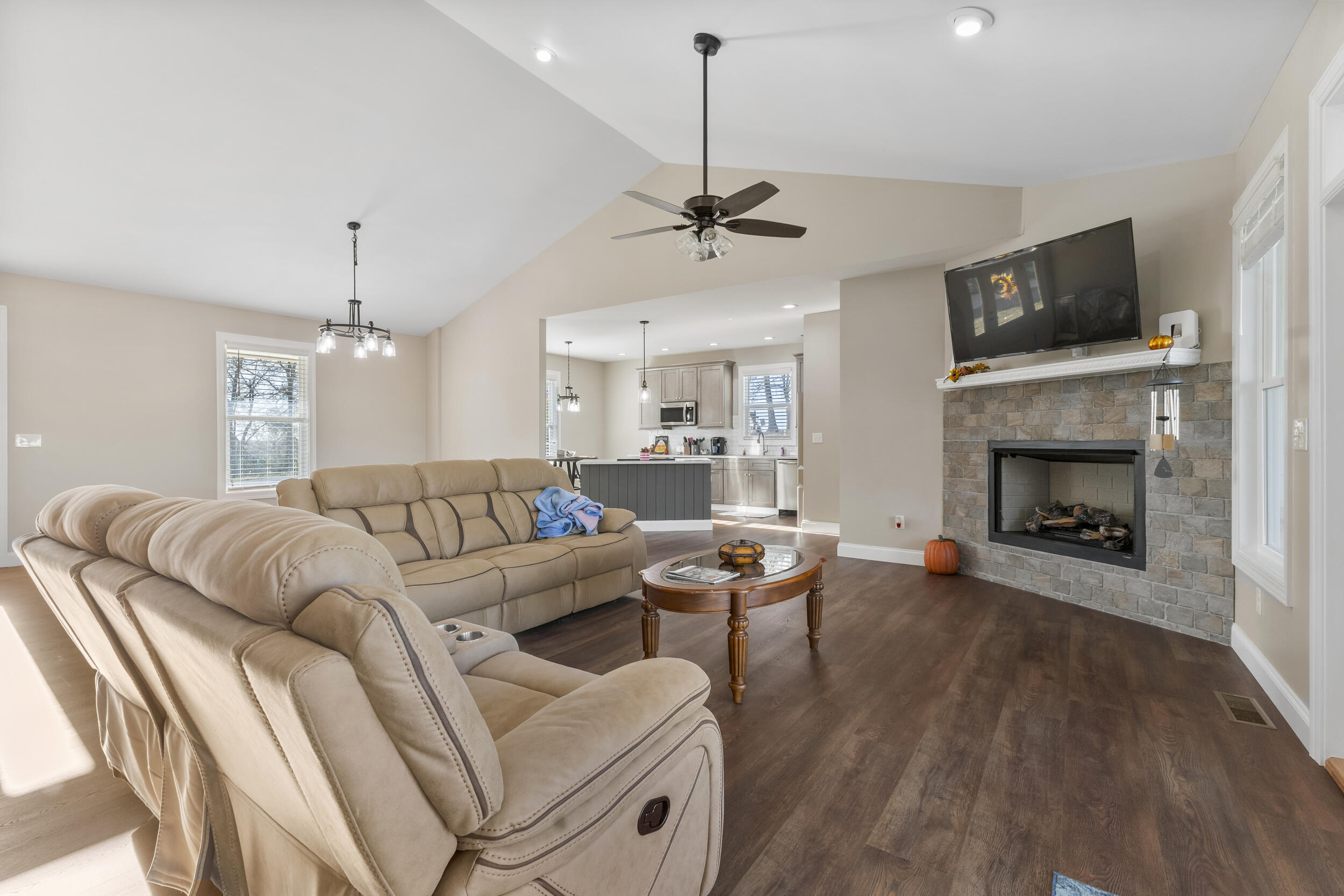 2095 Ivy Way