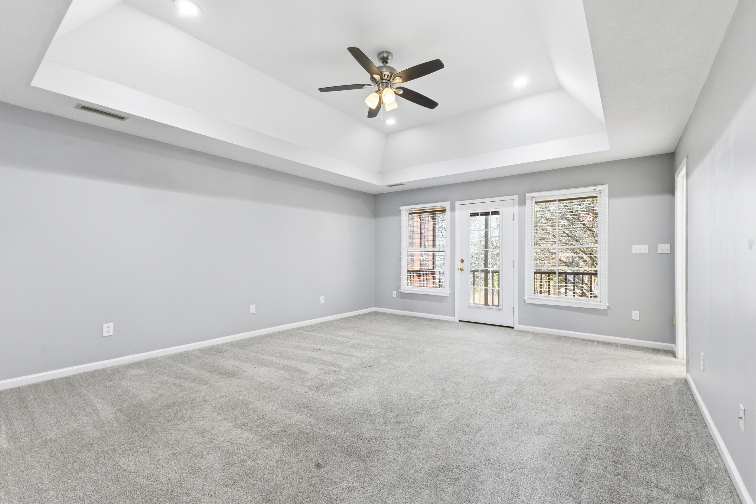 1054 Colonial Drive